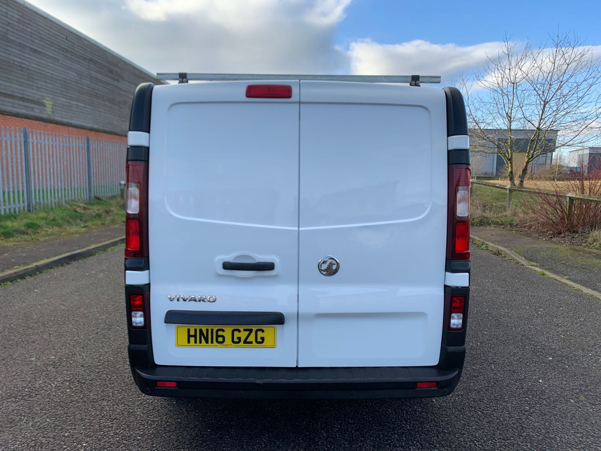 2016/16 REG VAUXHALL VIVARO 2700 CDTI 1.6 DIESEL WHITE PANEL VAN, SHOWING 1 FORMER KEEPER *NO VAT* - Image 6 of 18