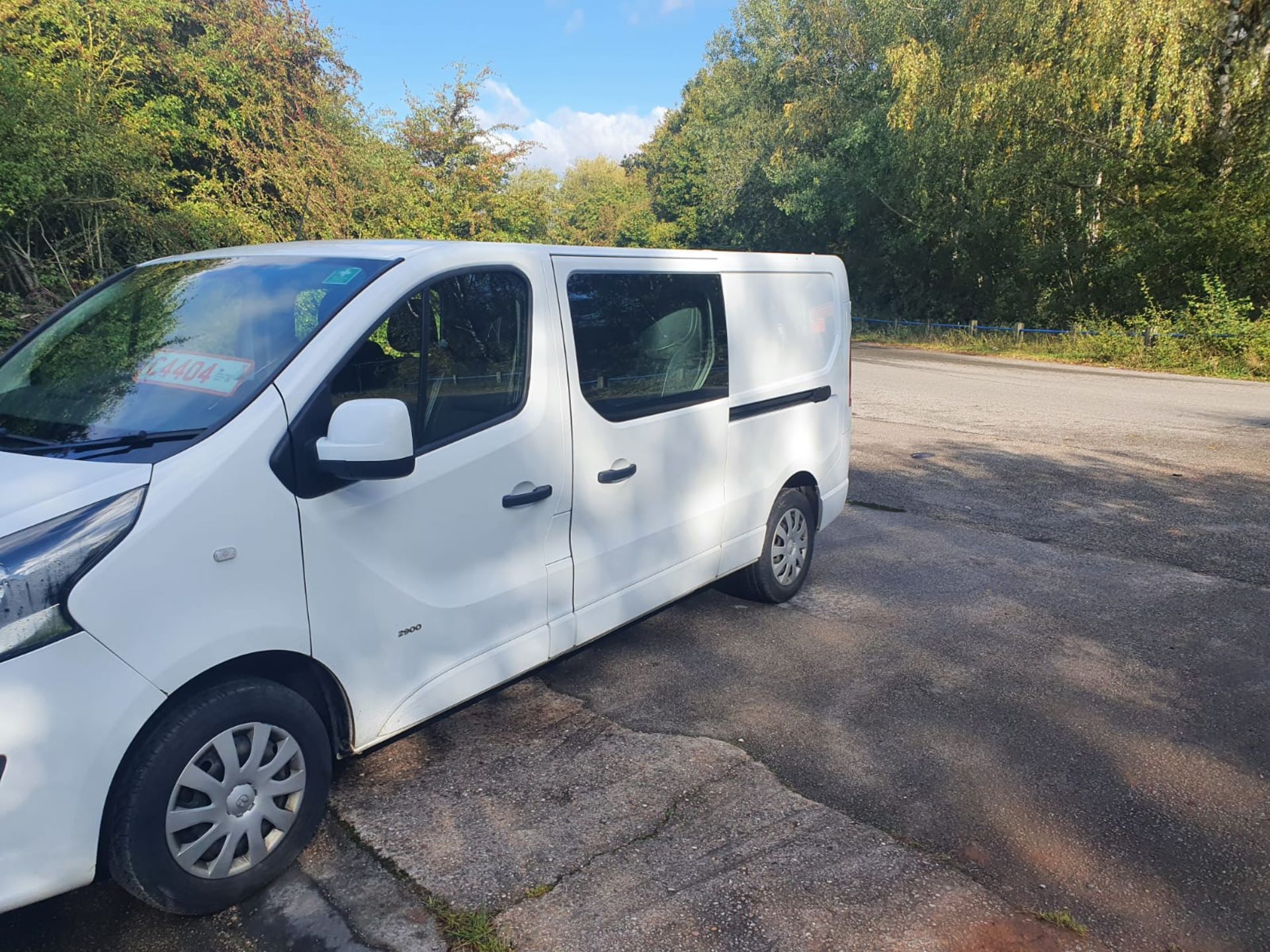 2015/15 REG VAUXHALL VIVARO 2900 SPORTIVE CDTI 1.6, 6 SEAT CREW PANEL VAN, SHOWING 0 FORMER KEEPERS - Image 3 of 18