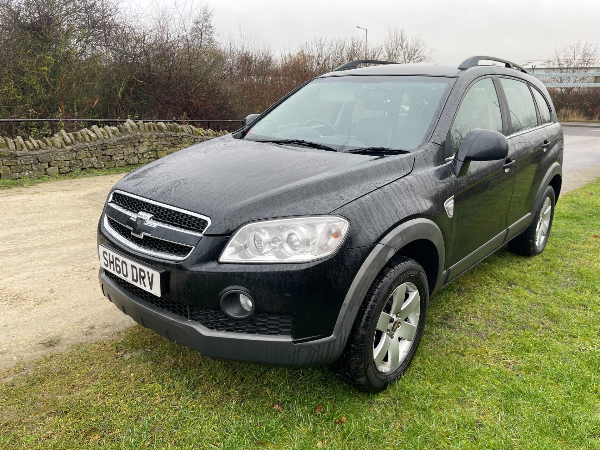 2010 CHEVROLET CAPTIVA LT VCDI 4X2 BLACK ESTATE, 132K MILES, 1991cc DIESEL, RESERVE REDUCED *NO VAT* - Image 2 of 5