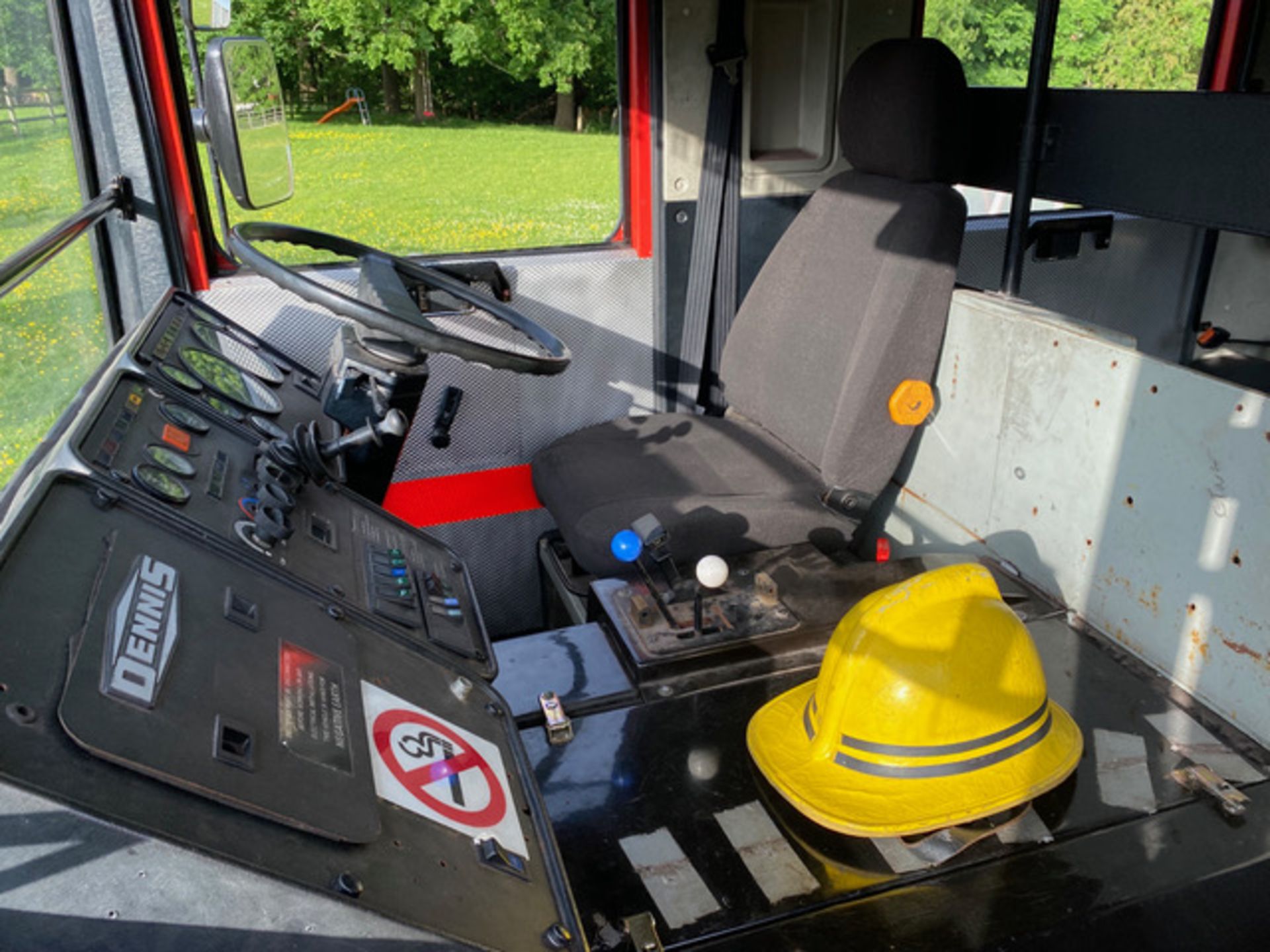 FIRE ENGINE, EX TRAINING VEHICLE, DRIVES SPOT ON, 42K MILES, LADDER AND HELMET INCLUDED *NO VAT* - Image 13 of 14