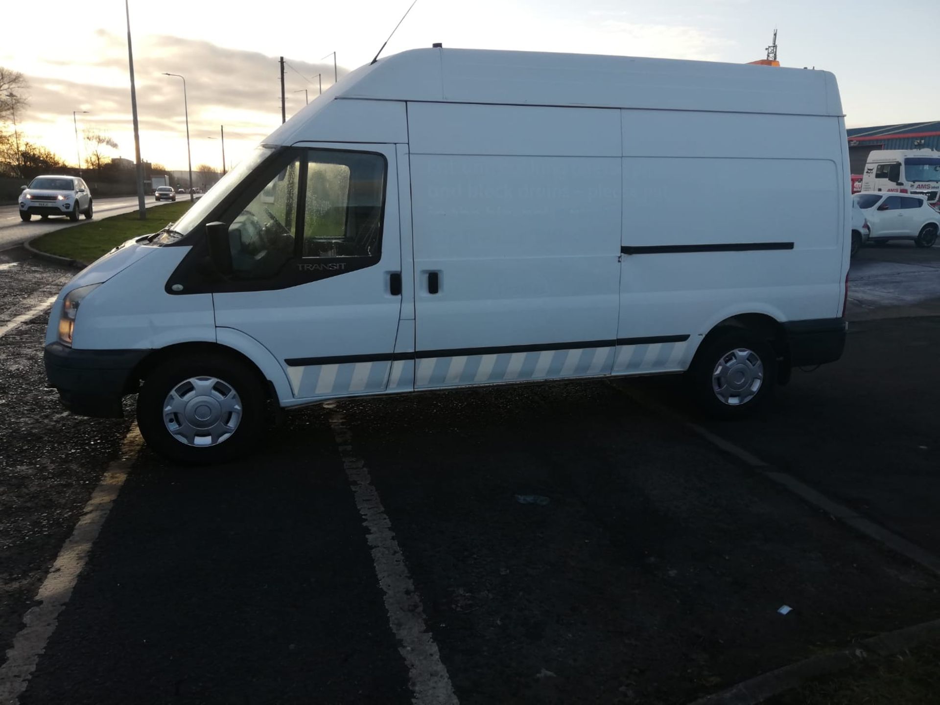 2011/61 FORD TRANSIT 125 T350 TREND FWD LWB HIGH TOP PANEL VAN, 92K MILES, REAR HIAB CRANE FITTED - Image 4 of 9