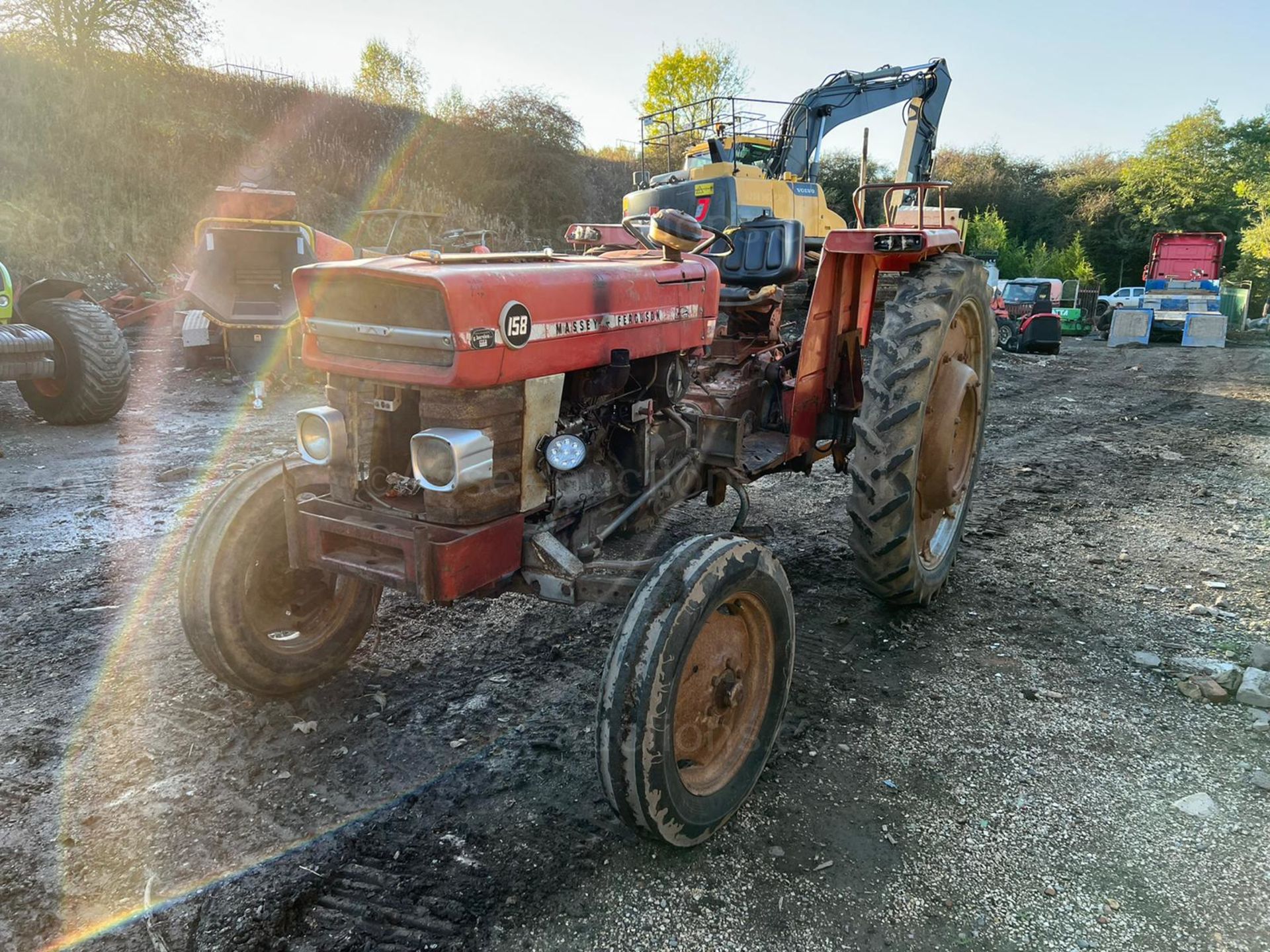 MASSEY FERGUSON 158 62hp TRACTOR, RUNS AND DRIVES, PICKUP HITCH, SHOWING 649 HOURS *PLUS VAT* - Image 2 of 9