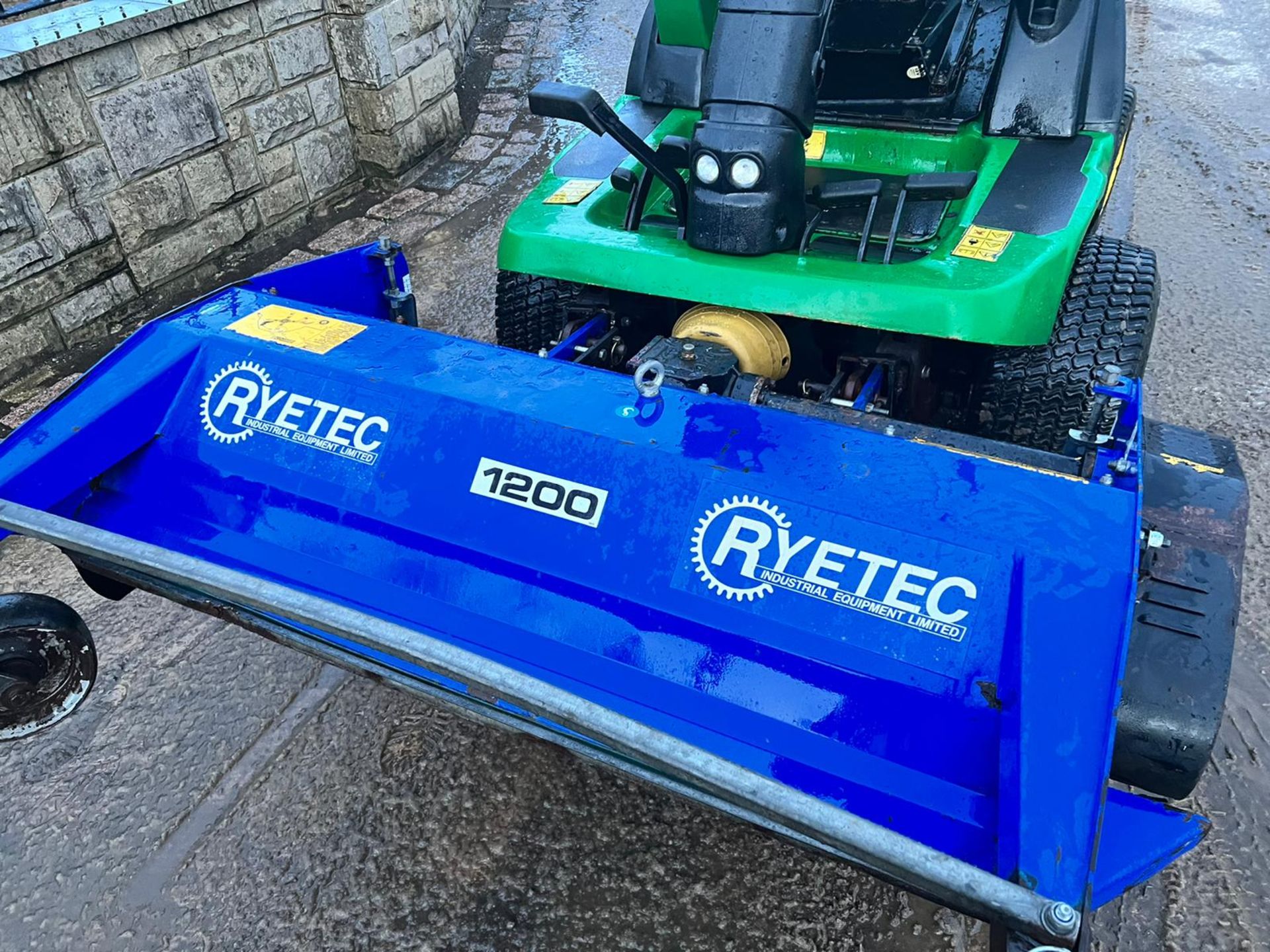 JOHN DEERE 1445 4WD RIDE ON MOWER WITH RYETEC 1200 FLAIL DECK, SHOWING A LOW 3892 HOURS *PLUS VAT* - Image 9 of 11