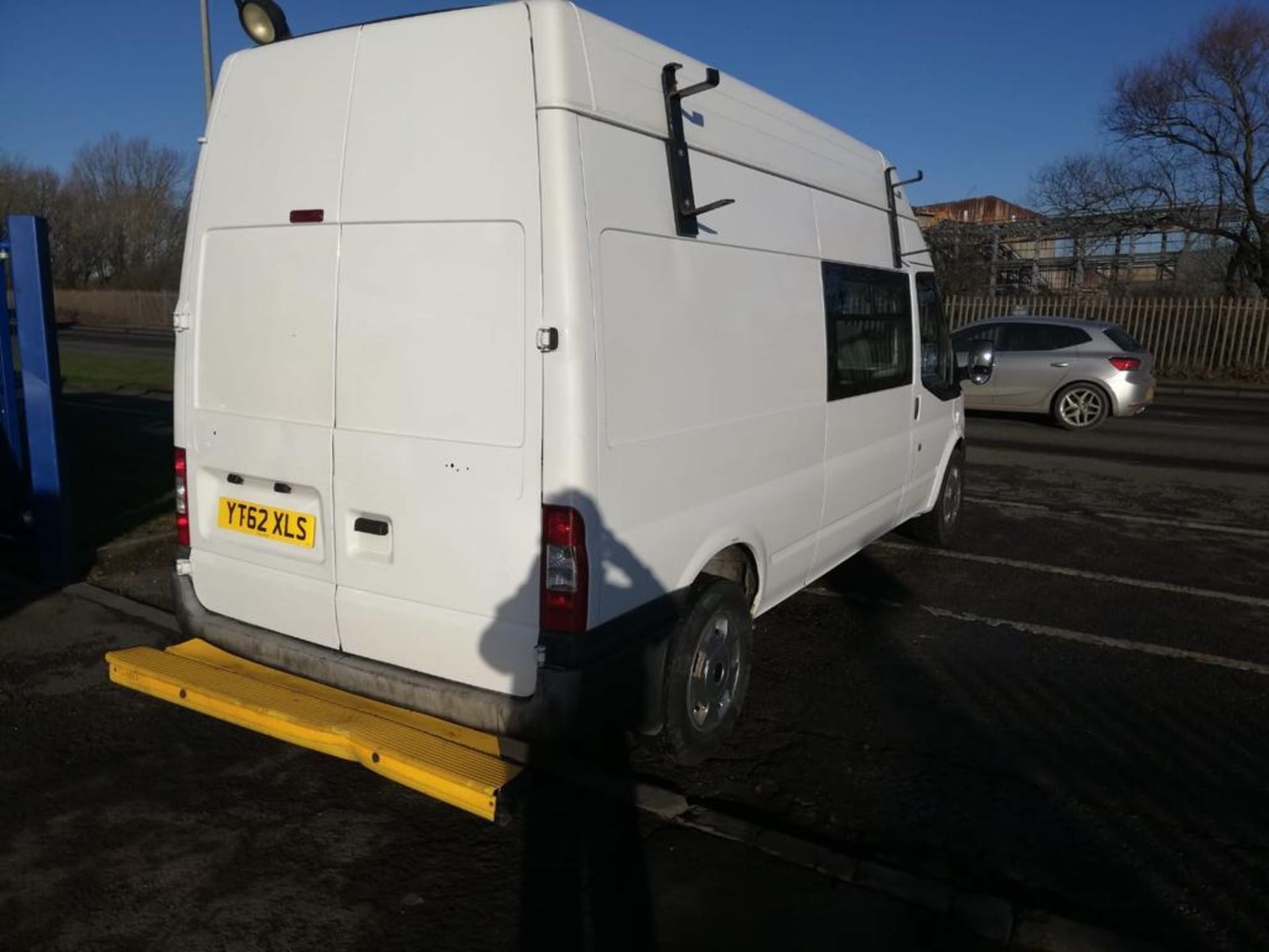 2012 FORD TRANSIT 100 T350 RWD WHITE WELFARE VAN, 125K MILES, 2.2 DIESEL, 6 SEATS *PLUS VAT* - Image 7 of 11