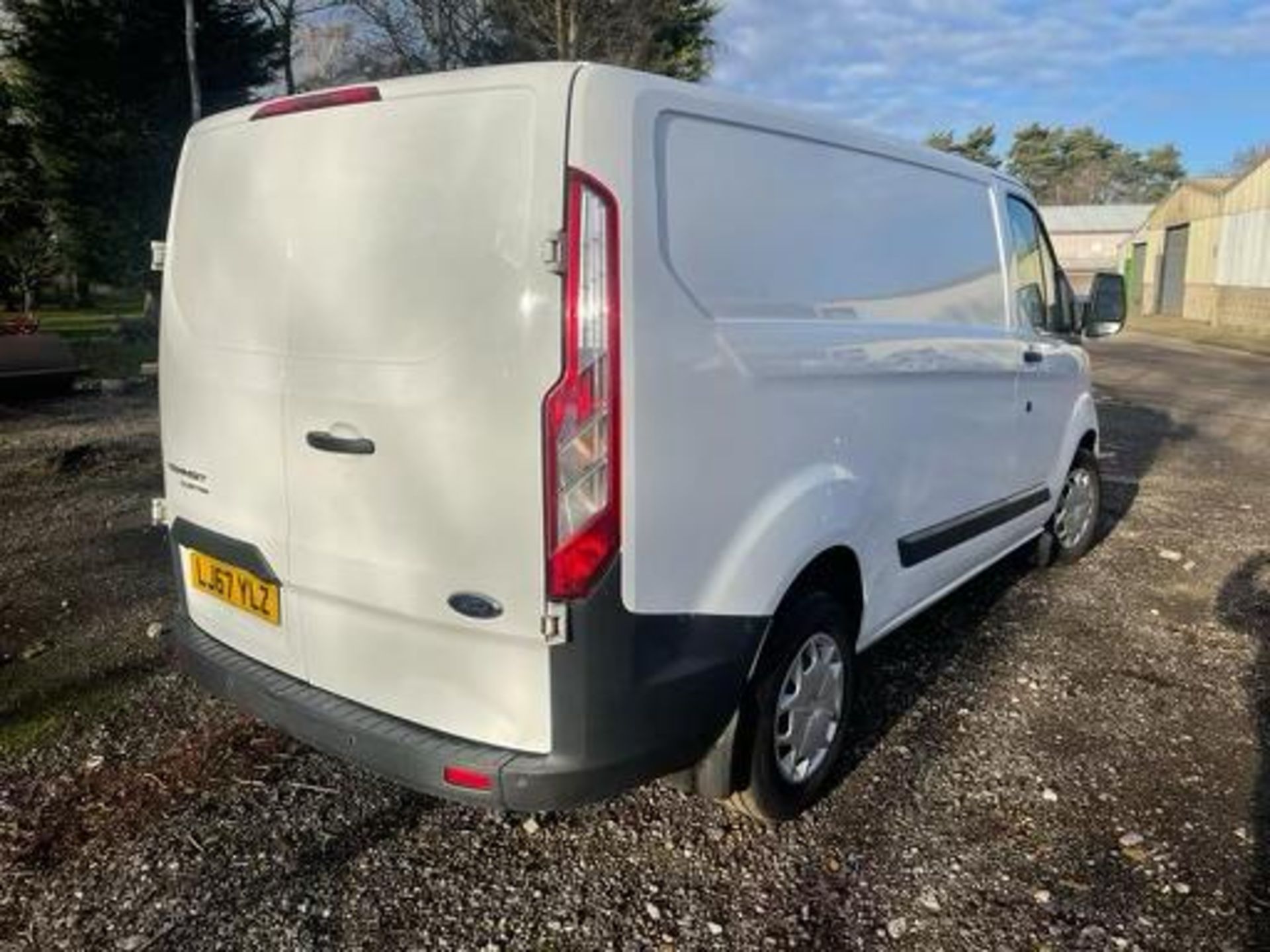 2017/67 FORD TRANSIT CUSTOM 290 TREND EURO 6 WHITE PANEL VAN, 137K MILES, PLY LINED, SAT NAV - Image 7 of 11