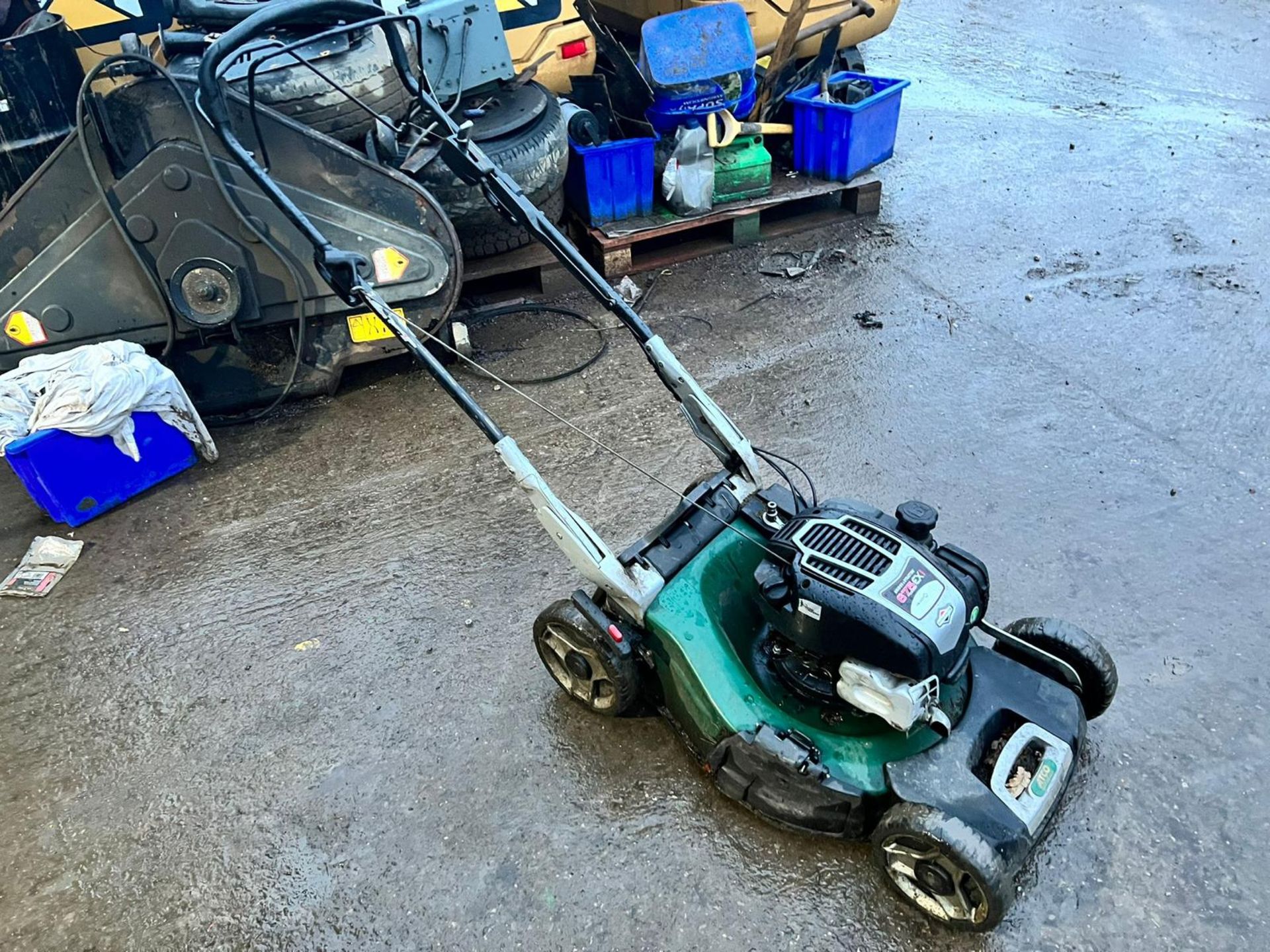 2018 ATCO QUATTRO 22SV SELF PROPELLED LAWN MOWER, GOOD COMPRESSION, SELF PROPELLED *NO VAT*