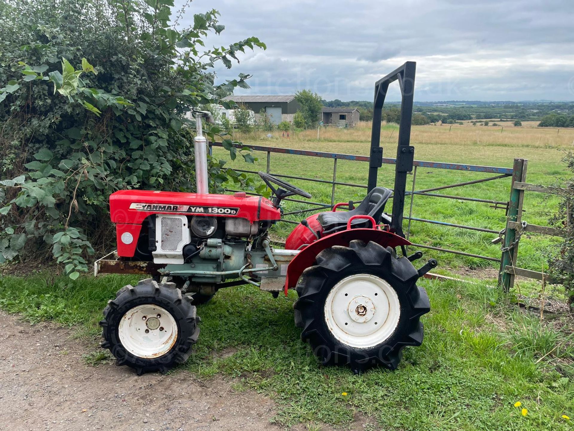 YANMAR YM1300D DIESEL COMPACT TRACTOR, RUNS DRIVES AND WORKS, A LOW 415 HOURS, 13hp *PLUS VAT* - Image 3 of 8