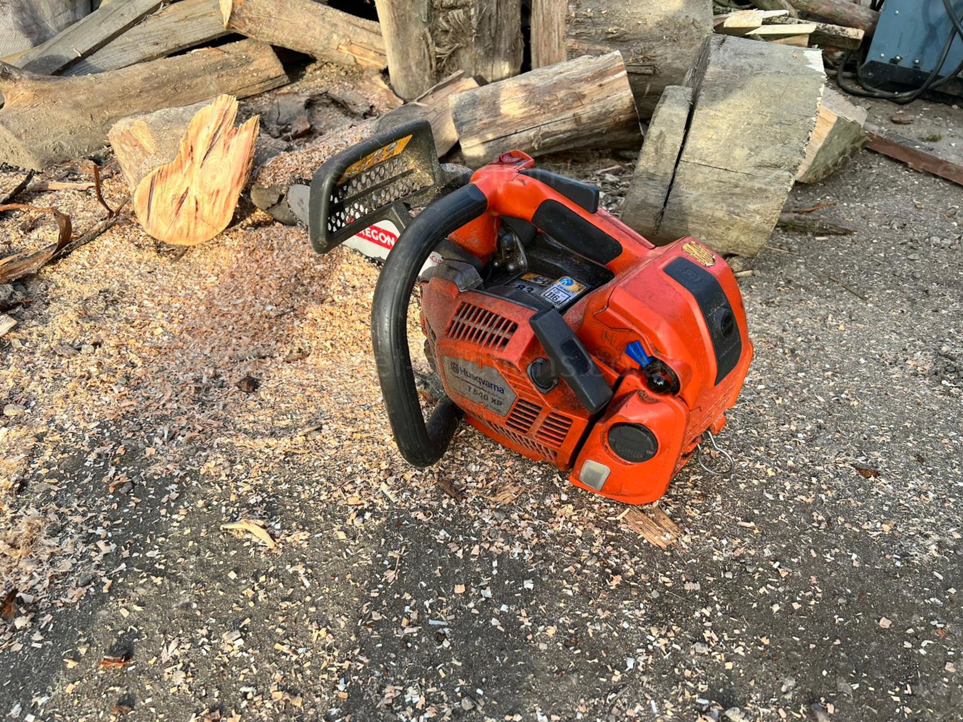 2016 HUSQVARNA T540XP TOP HANDLE CHAINSAW, RUNS AND WORKS WELL, 12" BAR AND CHAIN *PLUS VAT* - Image 6 of 6