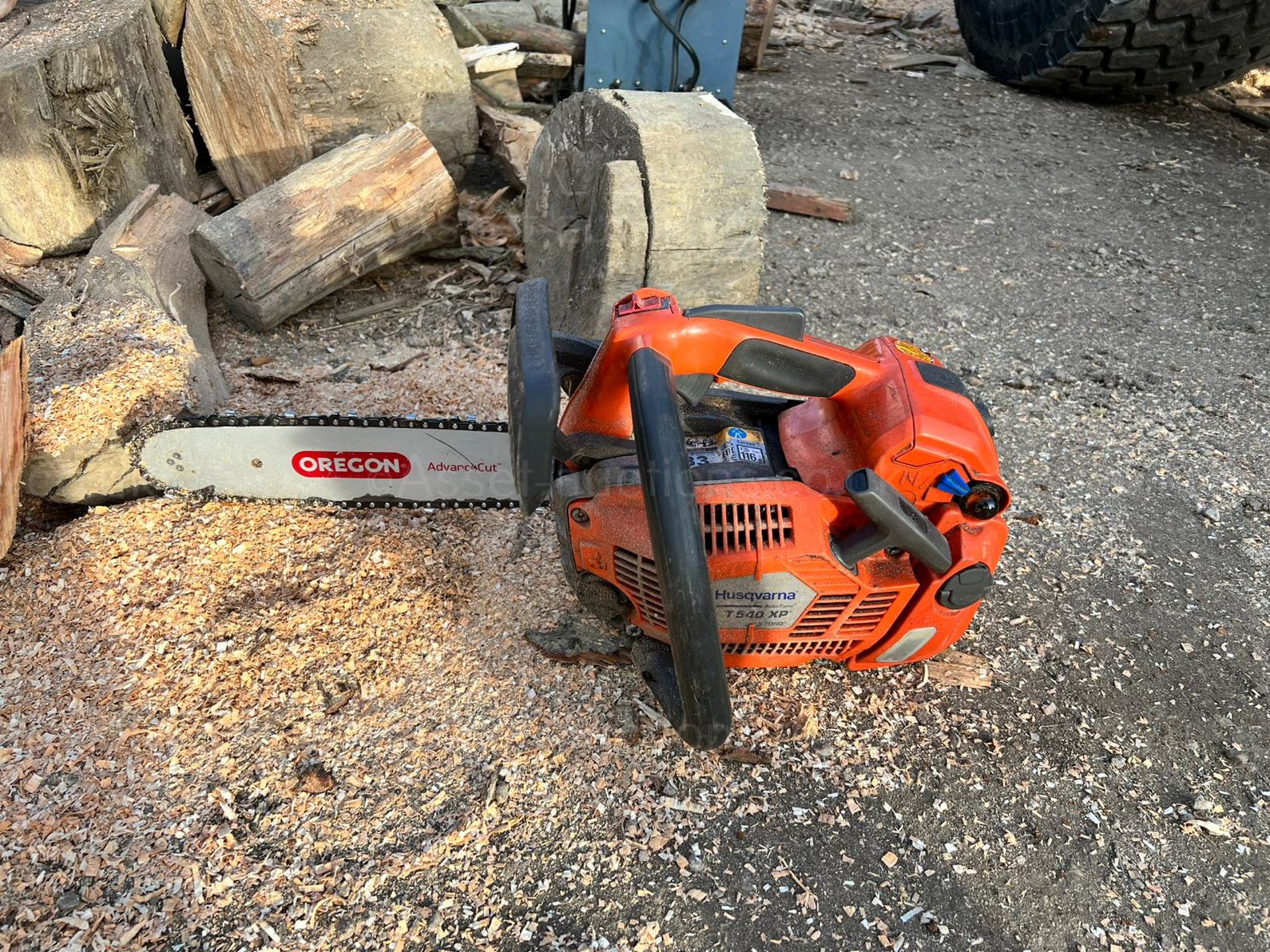 2016 HUSQVARNA T540XP TOP HANDLE CHAINSAW, RUNS AND WORKS WELL, 12" BAR AND CHAIN *PLUS VAT* - Image 3 of 6