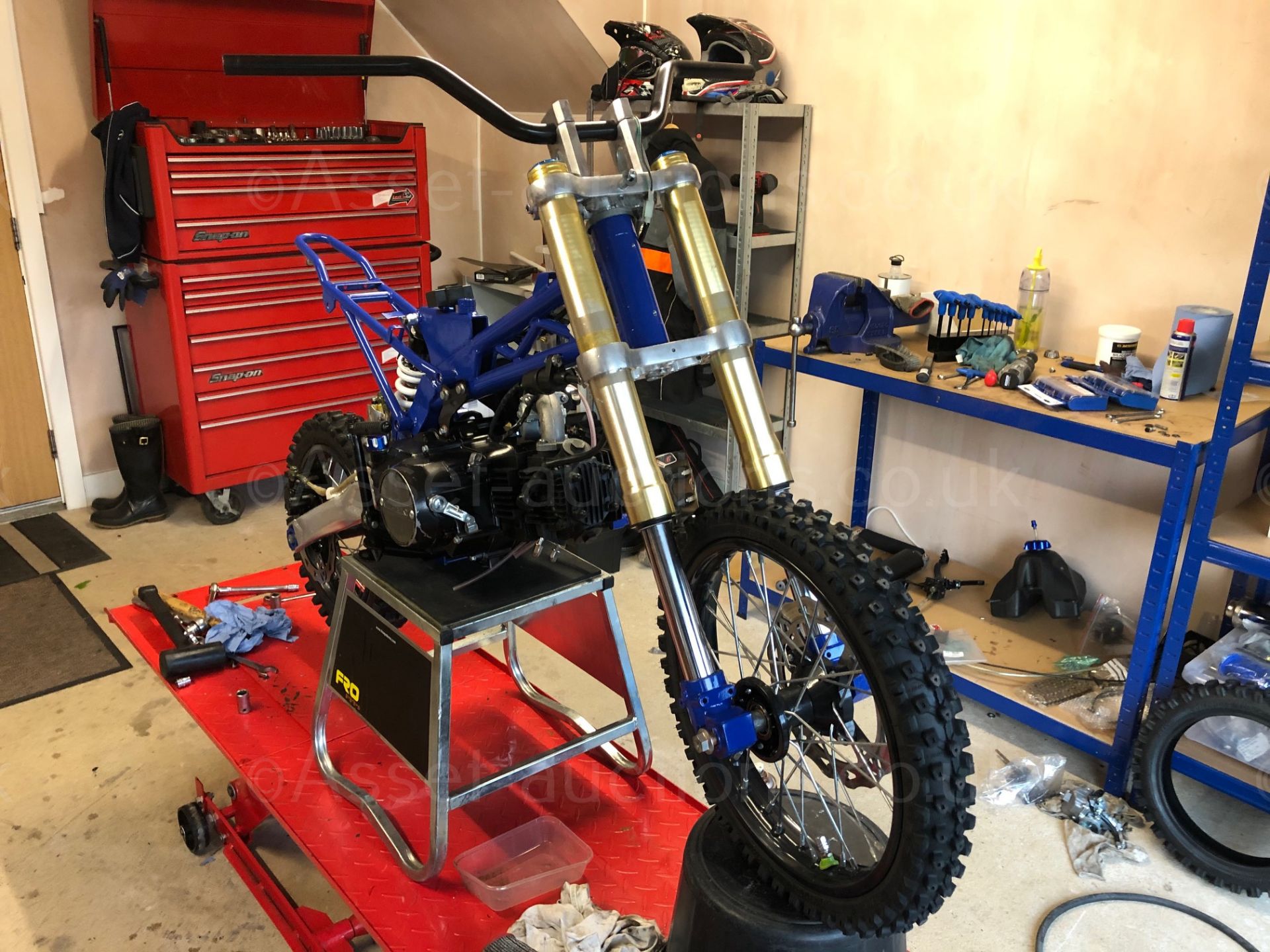 MOTO MADNESS DIRT BIKE 125 PIT BIKE, HAS RECENTLY BEEN REBUILT, ENGINE SERVICED *NO VAT* - Image 10 of 11