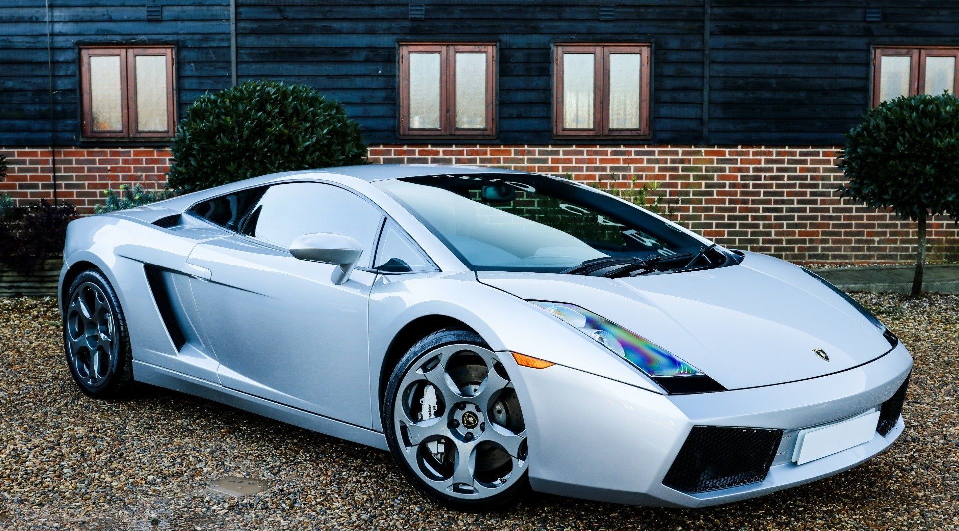 LAMBORGHINI GALLARDO 5.0 V10 COUPE, MANUAL, SILVER/ BLUE SCURO LEATHER INTERIOR, 60,800 MLS NO VAT - Image 12 of 36