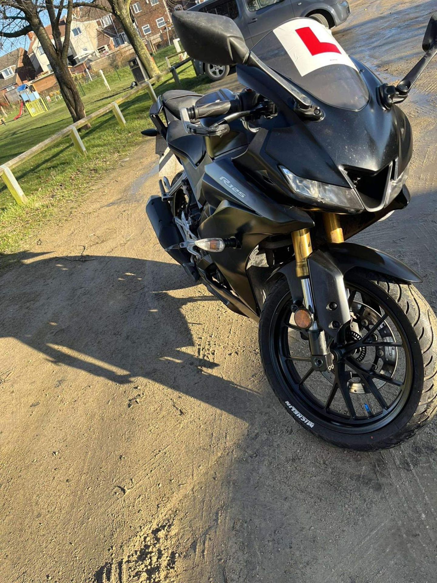 2020 YAMAHA YZF 125cc MOTORBIKE, RUNS AND DRIVES, ONLY 7765 MILES, 2 KEYS PRESENT *NO VAT* - Image 5 of 10