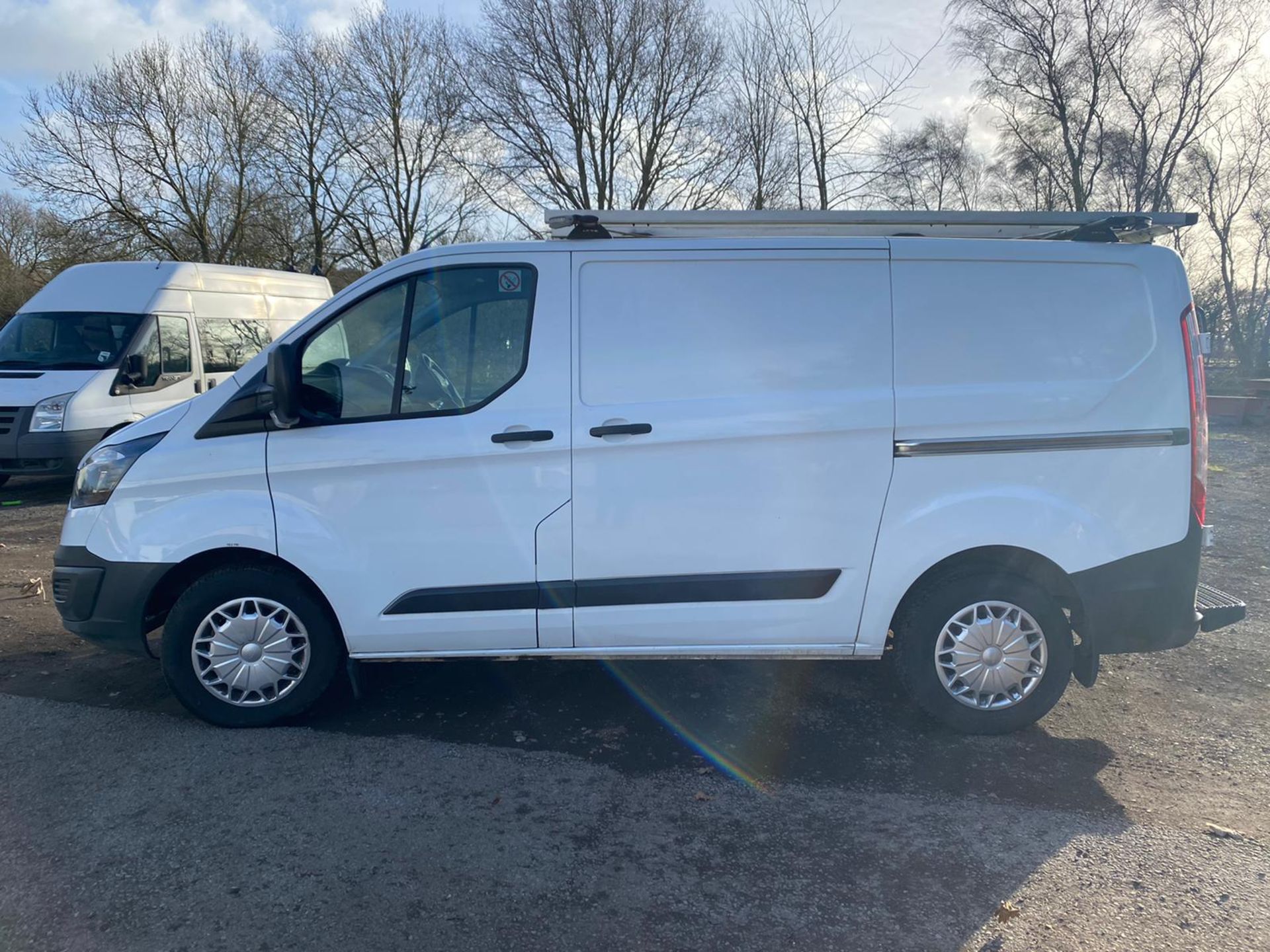 2015 FORD TRANSIT CUSTOM 310 ECO-TECH WHITE PANEL VAN, 2 SINGLE SEATS, 47K MILES WITH FSH *PLUS VAT* - Image 2 of 5