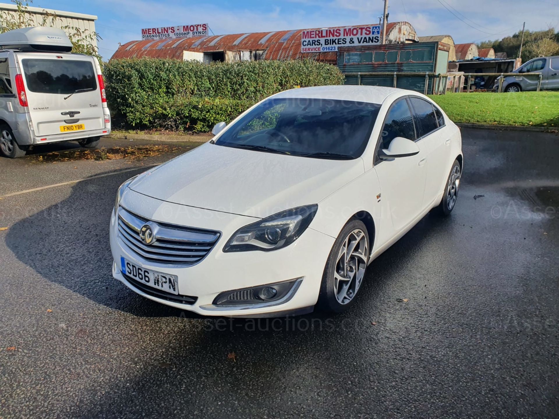 2016/66 VAUXHALL INSIGNIA SRI NAV VXLNE CDTI SS WHITE HATCHBACK, SHOWING 118,544 MILES *NO VAT*