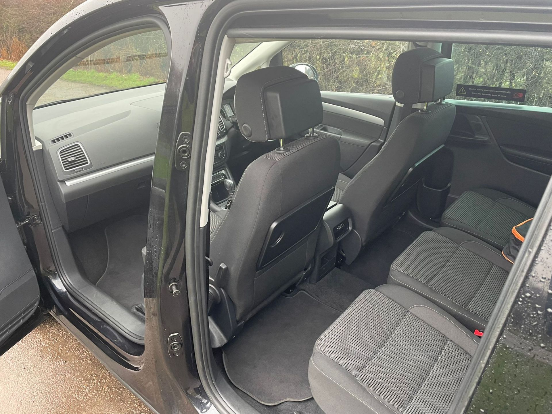 2019 VOLKSWAGEN SHARAN SE TDI S-A BLACK MPV, 65,632 MILES, AS BLUE, LANE ASSIST *NO VAT* - Image 13 of 42