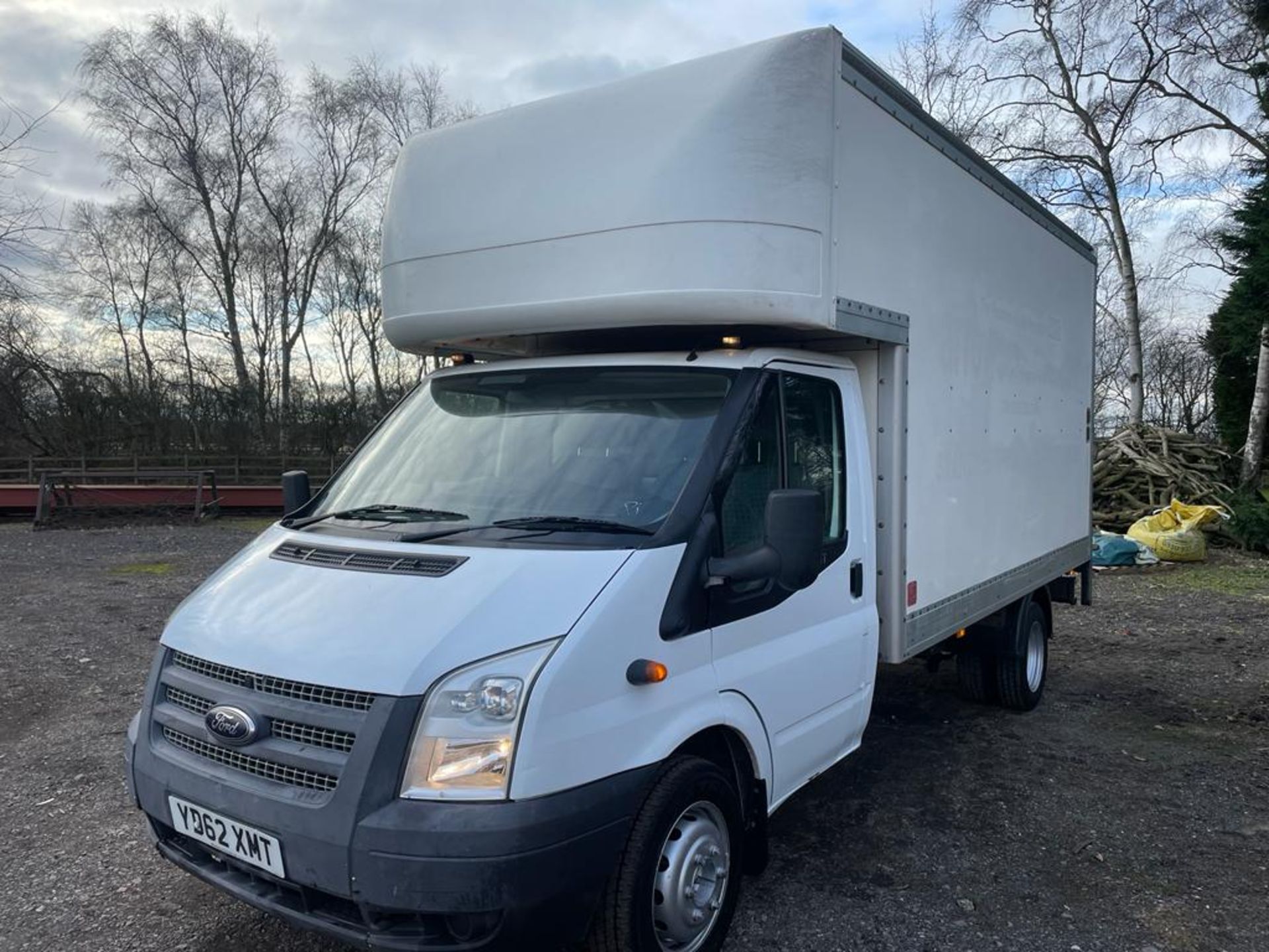 2012/62 FORD TRANSIT LUTON, 57K MILES WITH 9 SERVICE STAMPS, 2.2 DIESEL ENGINE *PLUS VAT* - Image 3 of 11