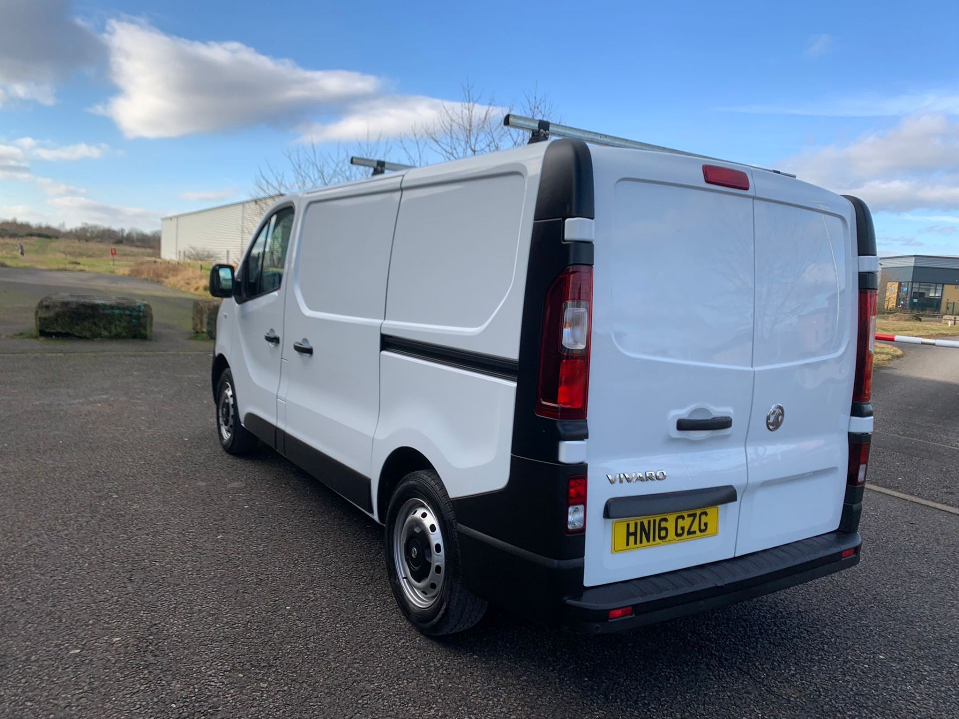 2016/16 REG VAUXHALL VIVARO 2700 CDTI 1.6 DIESEL WHITE PANEL VAN, SHOWING 1 FORMER KEEPER *NO VAT* - Image 5 of 18