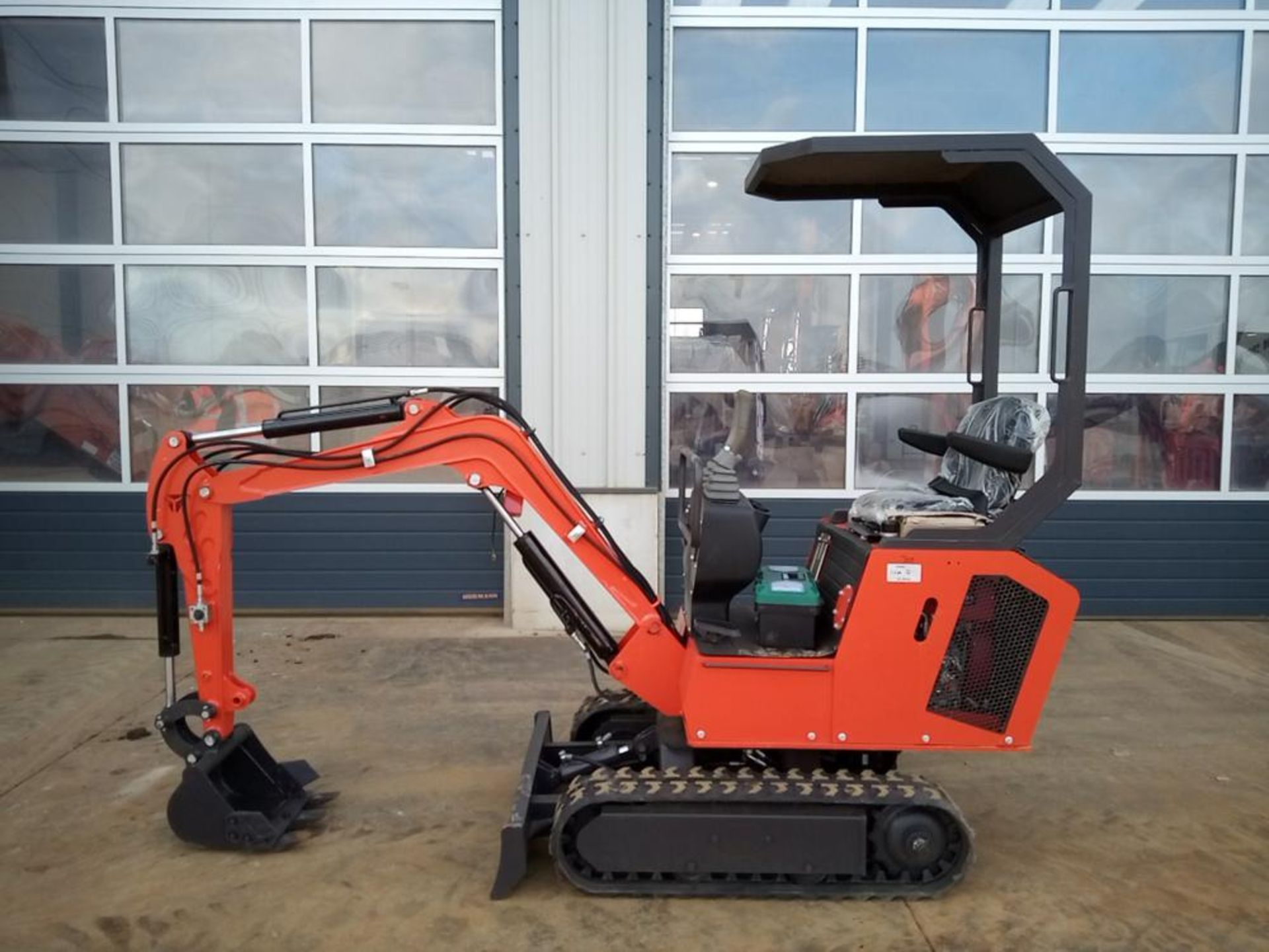 BRAND NEW 2021 RHINOCEROS MINI DIGGER XN10, 2 KEYS, C/W 1yr MANUFACTURES WARRANTY *PLUS VAT* - Image 4 of 13