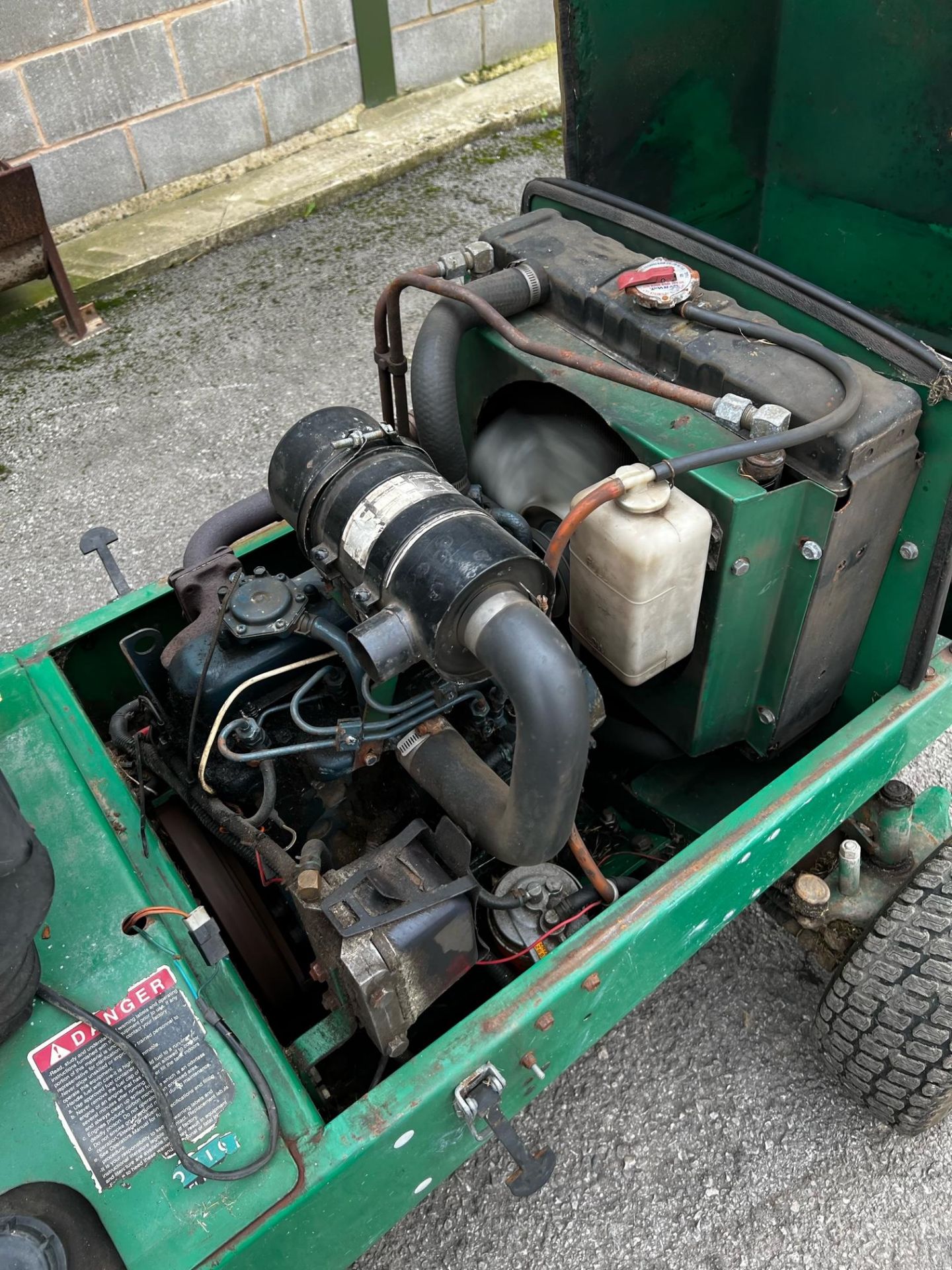 RANSOMES 6000 OUT FRONT MOWER, 4WD, 5ft CUT WIDTH, 3 CYLINDER KUBOTA DIESEL ENGINE *NO VAT* - Image 6 of 7