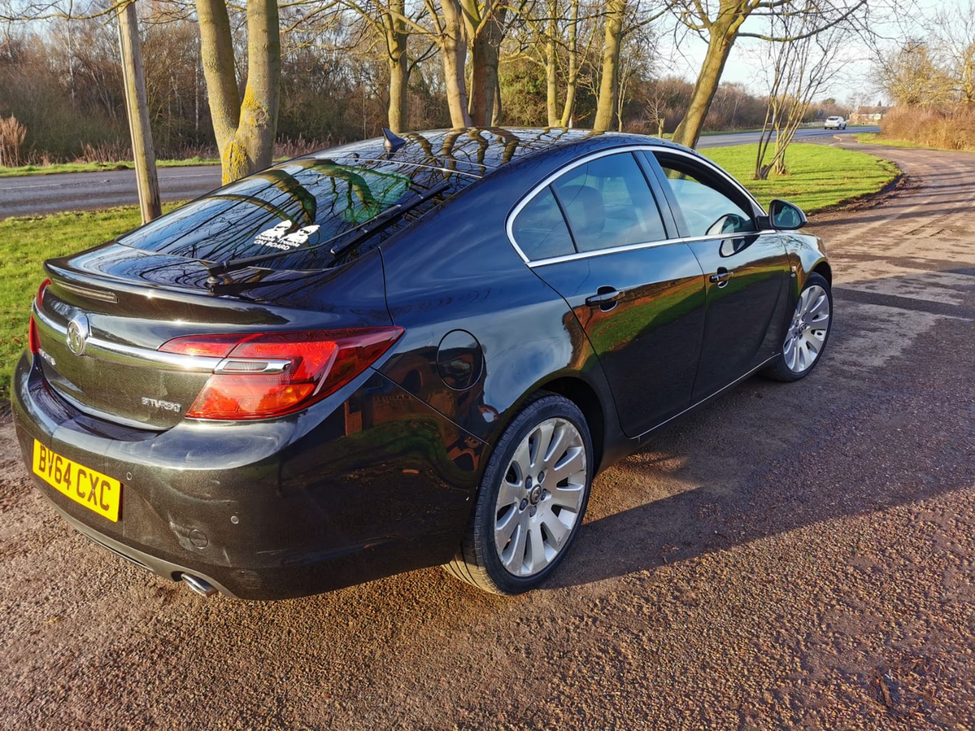 2014/64 VAUXHALL INSIGNIA ELITE NAV BI-TURBO BLACK HATCHBACK, 83,865 MILES WITH FSH *NO VAT* - Image 7 of 27