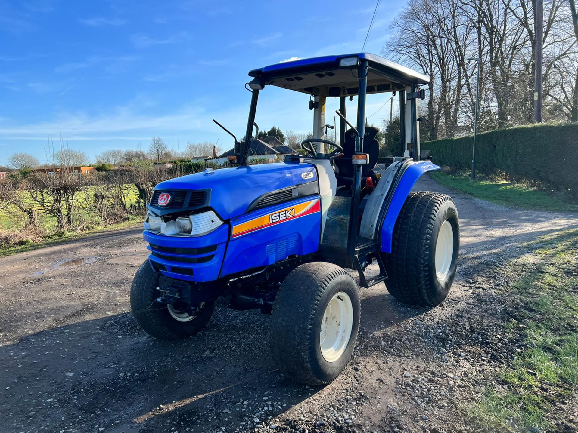 ISEKI TG5470 49hP 4WD COMPACT TRACTOR, RUNS AND DRIVES, SHOWING 5194 HOURS *PLUS VAT* - Image 2 of 13