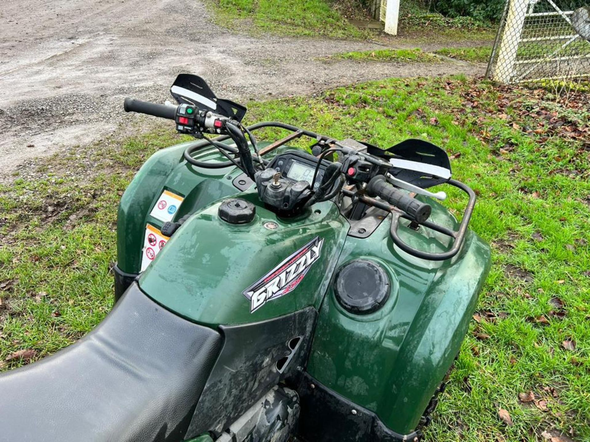 2012 YAMAHA GRIZZLY 450cc FARM QUAD, RUNS AND DRIVES WELL, AGRICULTURAL REGISTERED *NO VAT* - Image 8 of 11