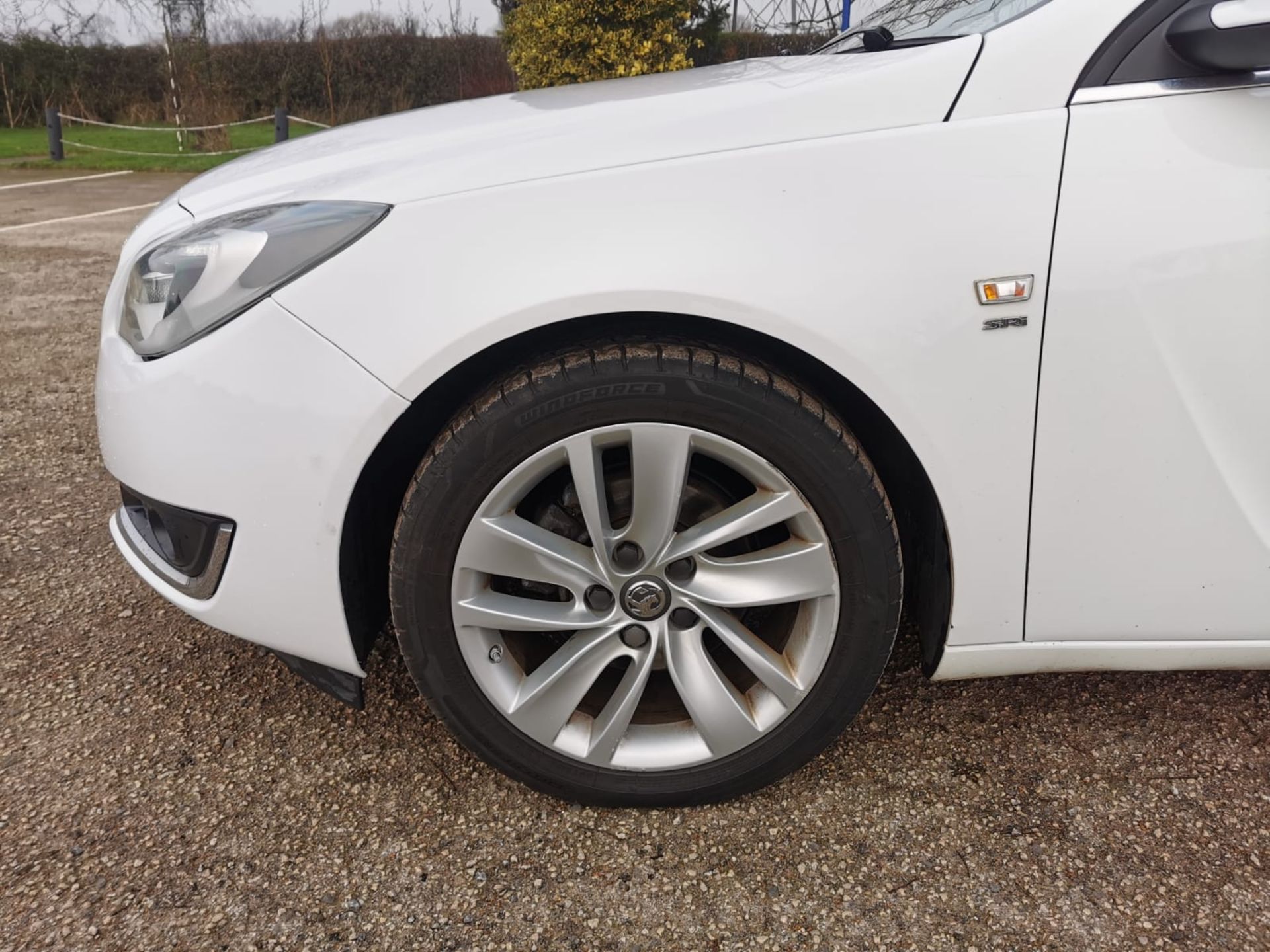 2016 VAUXHALL INSIGNIA SRI NAV CDTI EFLEX WHITE HATCHBACK, 75,492 MILES *NO VAT* - Image 11 of 27