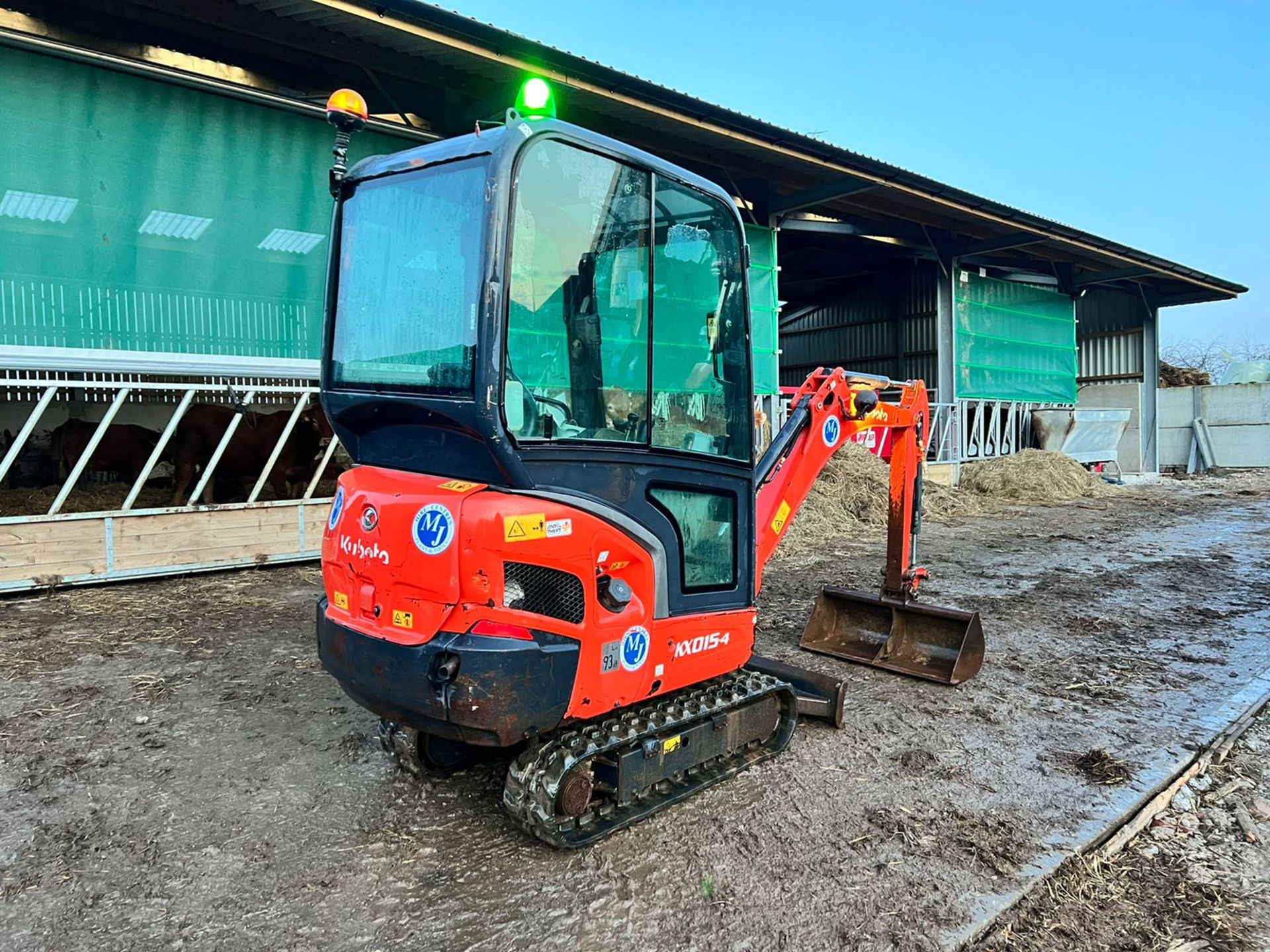 2015 KUBOTA KX015-4 1.5 TON MINI DIGGER, RUNS DRIVES DIGS, SHOWING A LOW AND GENUINE 1850 HOURS - Image 5 of 11