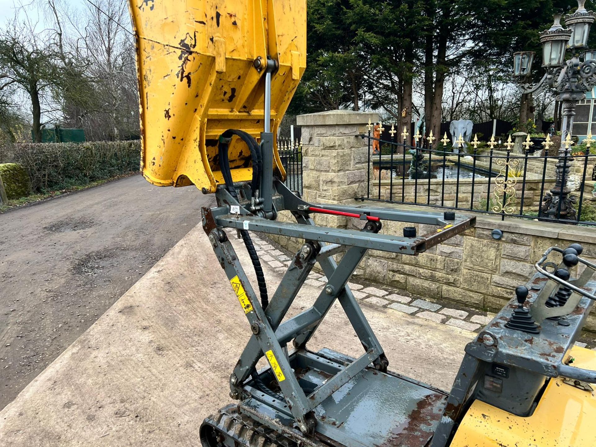 2015 MESSERSI TC95D/CH2N WALK BEHIND OR STAND ON DIESEL TRACKED DUMPER *PLUS VAT* - Image 9 of 19