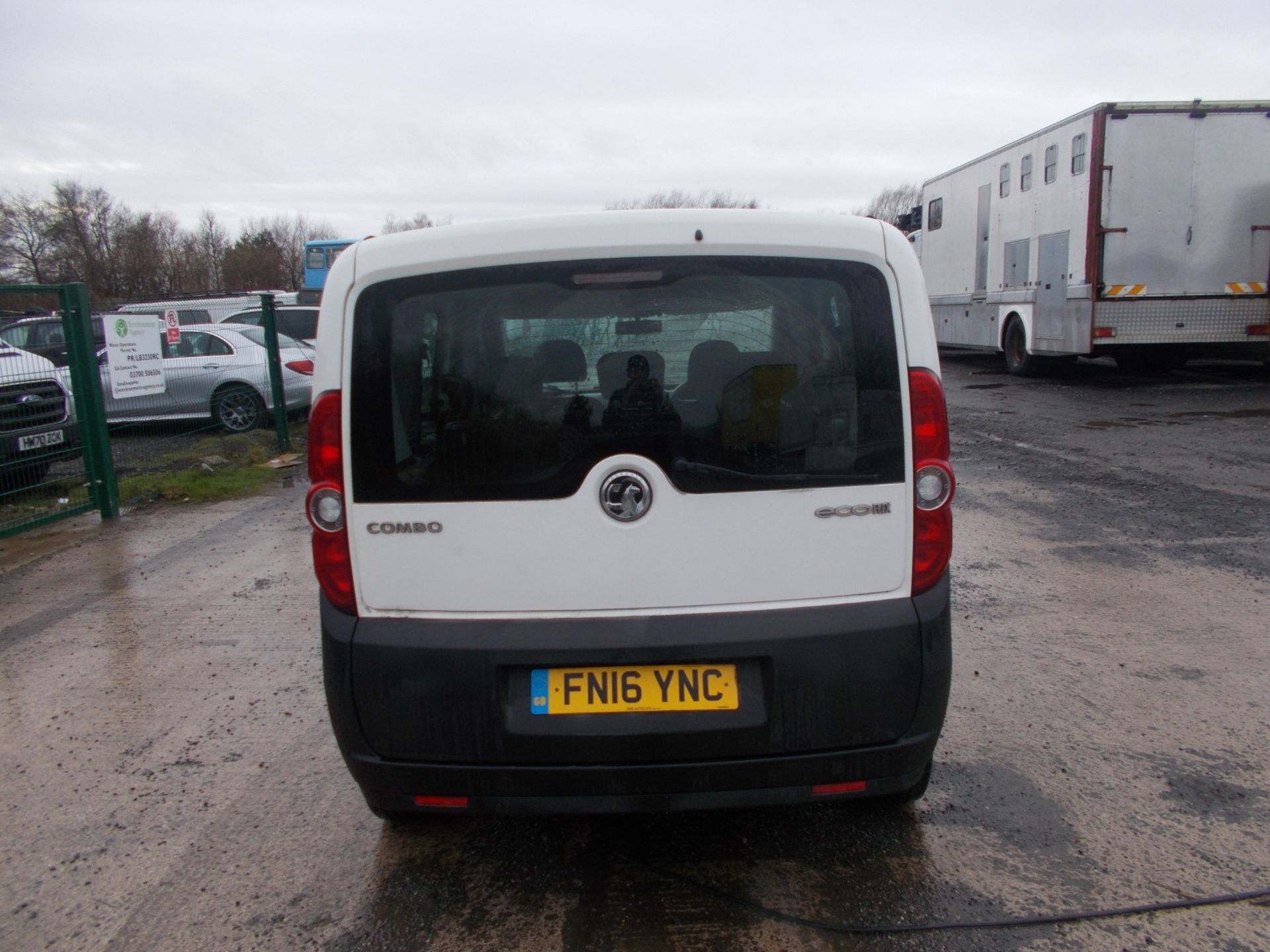 2016 VAUXHALL COMBO 2300 L1H1 CDTI SS E-FLEX WHITE CREW VAN, 56K MILES, REAR SEATS *PLUS VAT* - Image 6 of 18