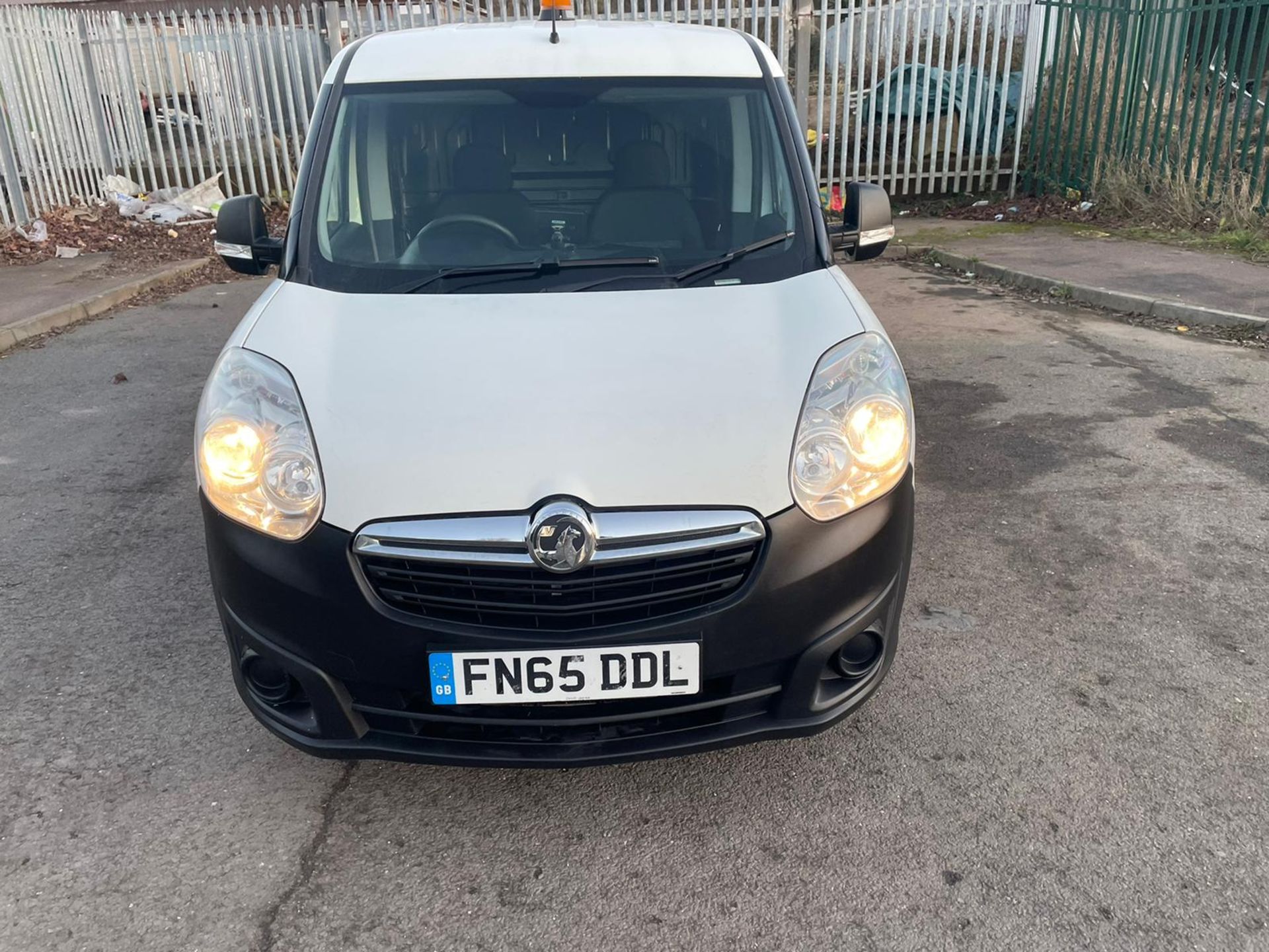 2015/65 VAUXHALL COMBO 2000 L1H1 CDTI SS E-FLEX WHITE PANEL VAN, 121,144 MILES *NO VAT* - Image 2 of 20