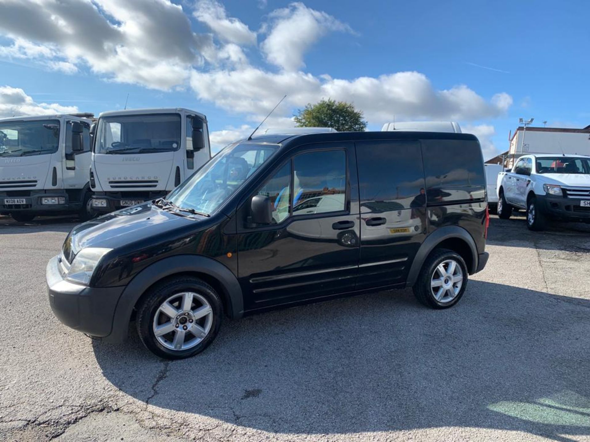 2009 FORD TRANSIT CONN T200 75 BLACK PANEL VAN, 1753cc DIESEL ENGINE, 164,395 MILES *NO VAT* - Image 4 of 11