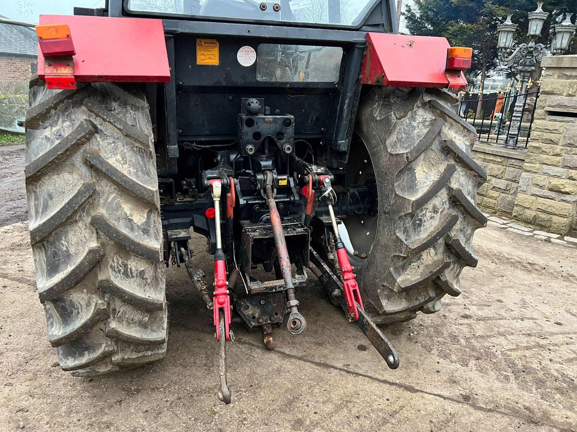 CASE 4230 84hp 4WD TRACTOR WITH FRONT LOADER, PALLET FORKS AND BUCKET *PLUS VAT* - Image 6 of 13