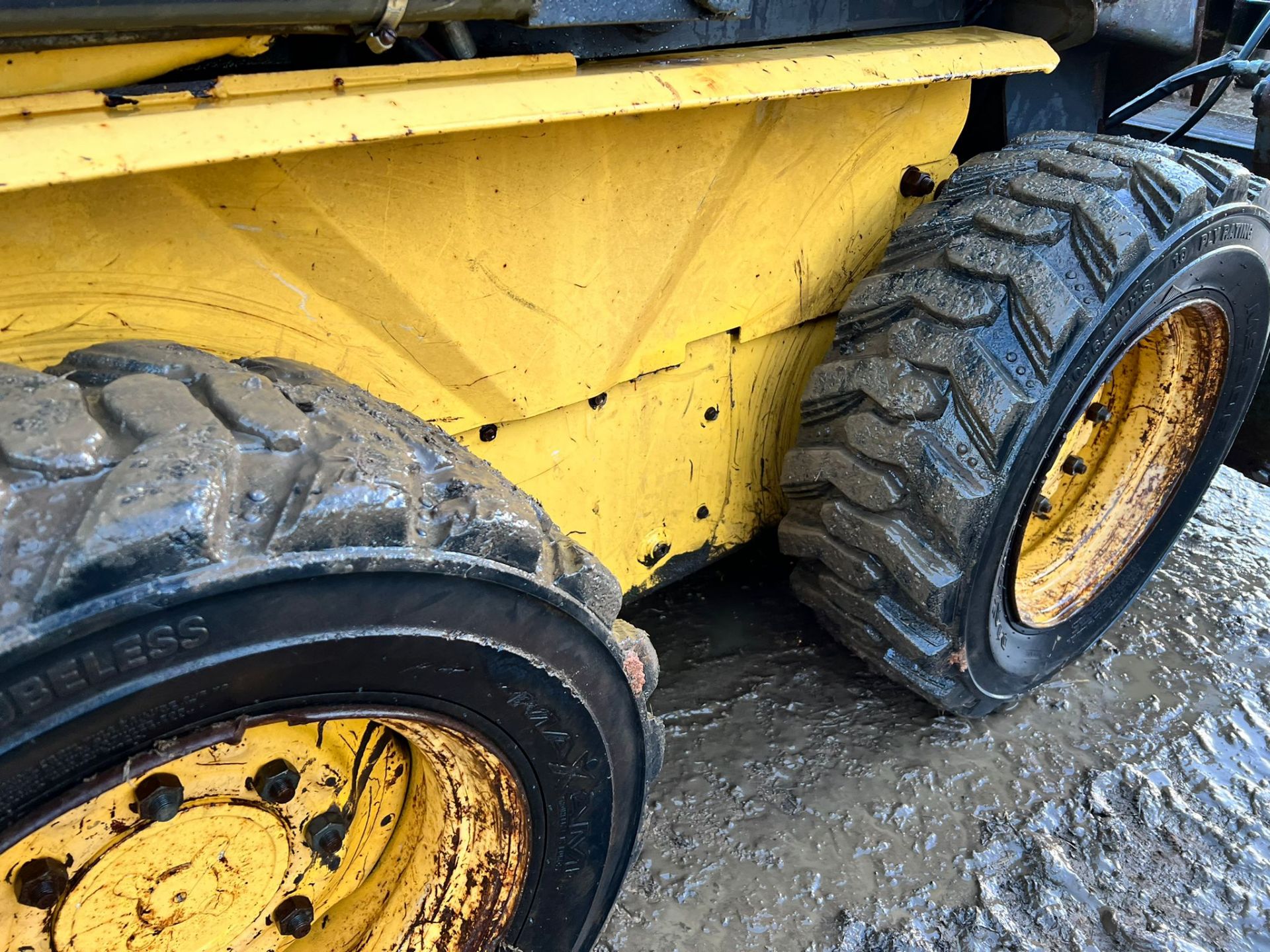 NEW HOLLAND LS160 SKIDSTEER WITH WHITES MUCK GRAB, RUNS DRIVES LIFTS, 1360 HOURS *PLUS VAT* - Image 15 of 15