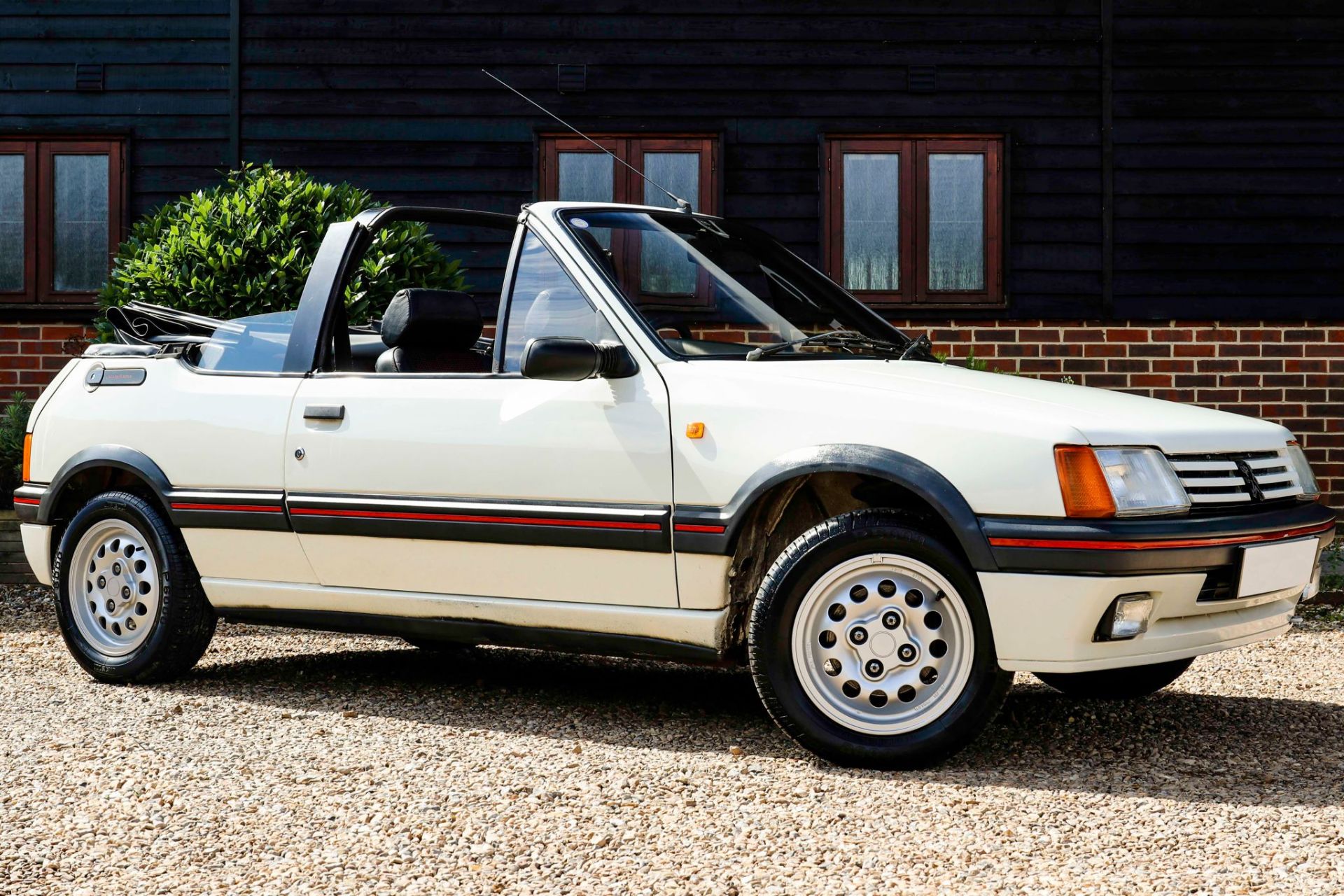 1989 PEUGEOT 205 CTI WHITE CABRIOLET CONVERTIBLE, 115hp, 1590cc PETROL ENGINE *NO VAT*