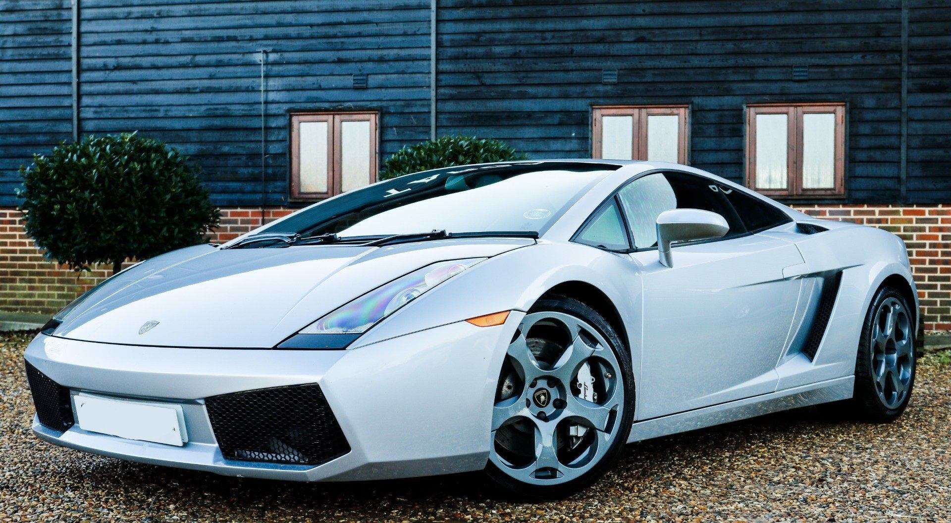 LAMBORGHINI GALLARDO 5.0 V10 COUPE, MANUAL, SILVER/ BLUE SCURO LEATHER INTERIOR, 60,800 MLS NO VAT - Image 3 of 36