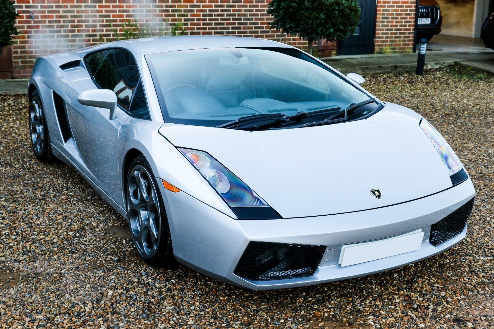 LAMBORGHINI GALLARDO 5.0 V10 COUPE, MANUAL, SILVER/ BLUE SCURO LEATHER INTERIOR, 60,800 MLS NO VAT - Image 6 of 36