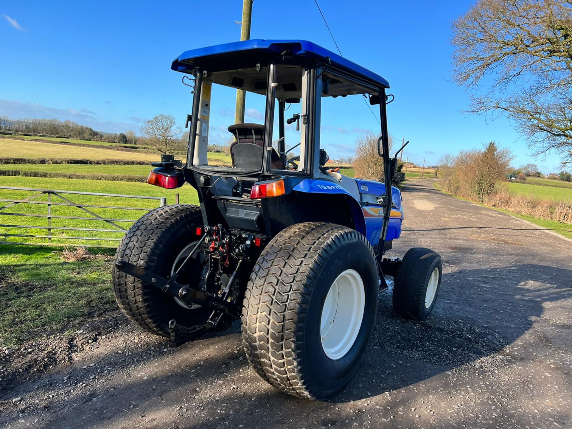 ISEKI TG5470 49hP 4WD COMPACT TRACTOR, RUNS AND DRIVES, SHOWING 5194 HOURS *PLUS VAT* - Image 4 of 13