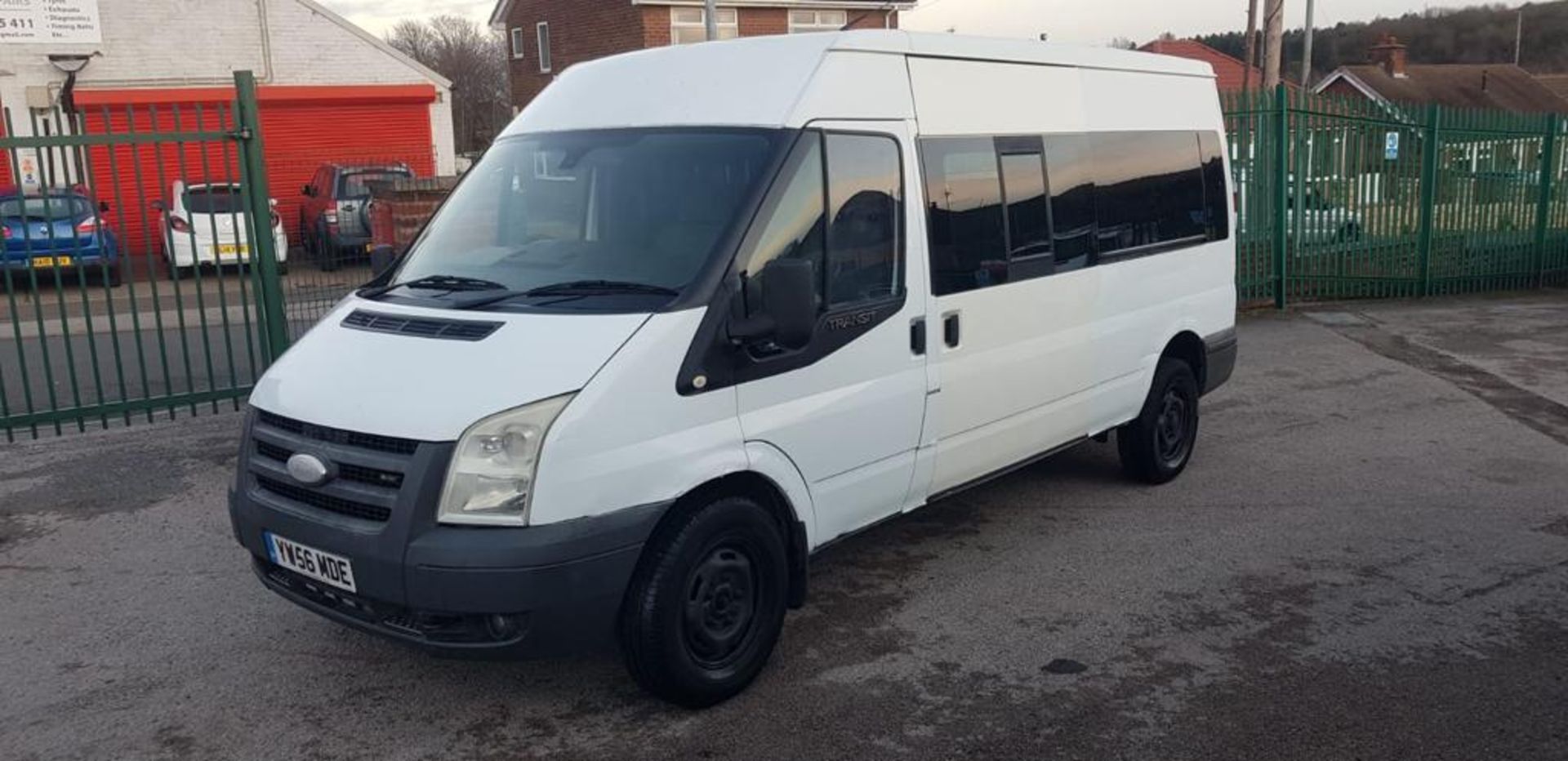 2006 FORD TRANSIT 15 SEATER WHITE MINIBUS, 2.4 DIESEL ENGINE, 142,701 MILES *NO VAT* - Image 3 of 10