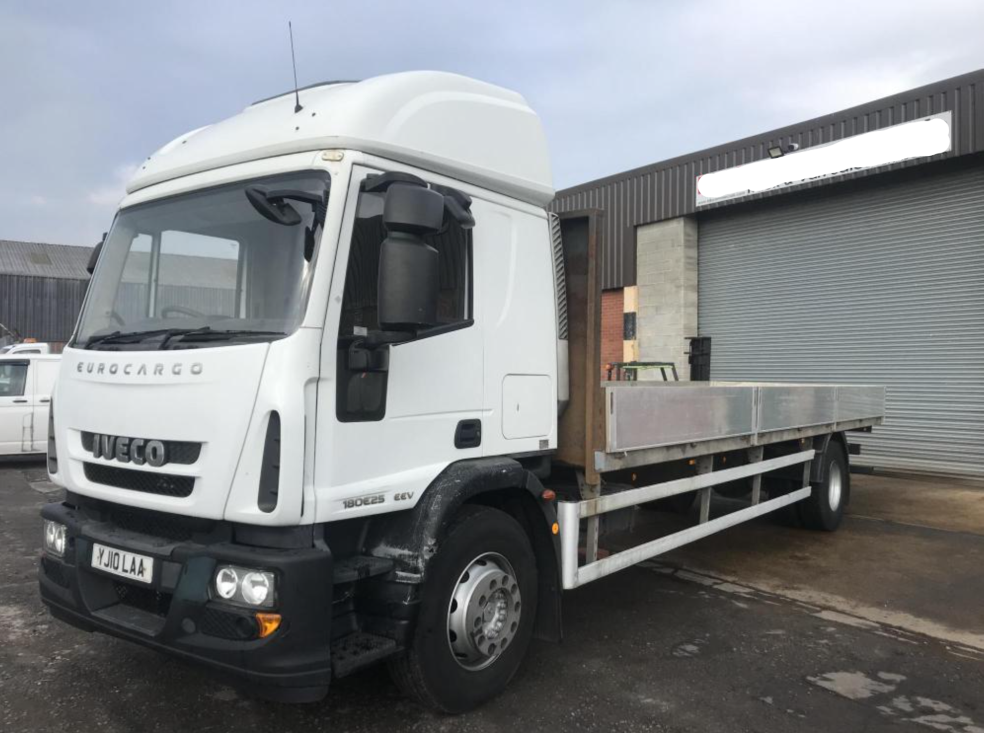 2010 IVECO EUROCHARGE 180E25 18 TON ALLOY DROPSIDE TRUCK, AUTO, 652.000km, 3 CAN SEATS *PLUS VAT* - Image 2 of 13