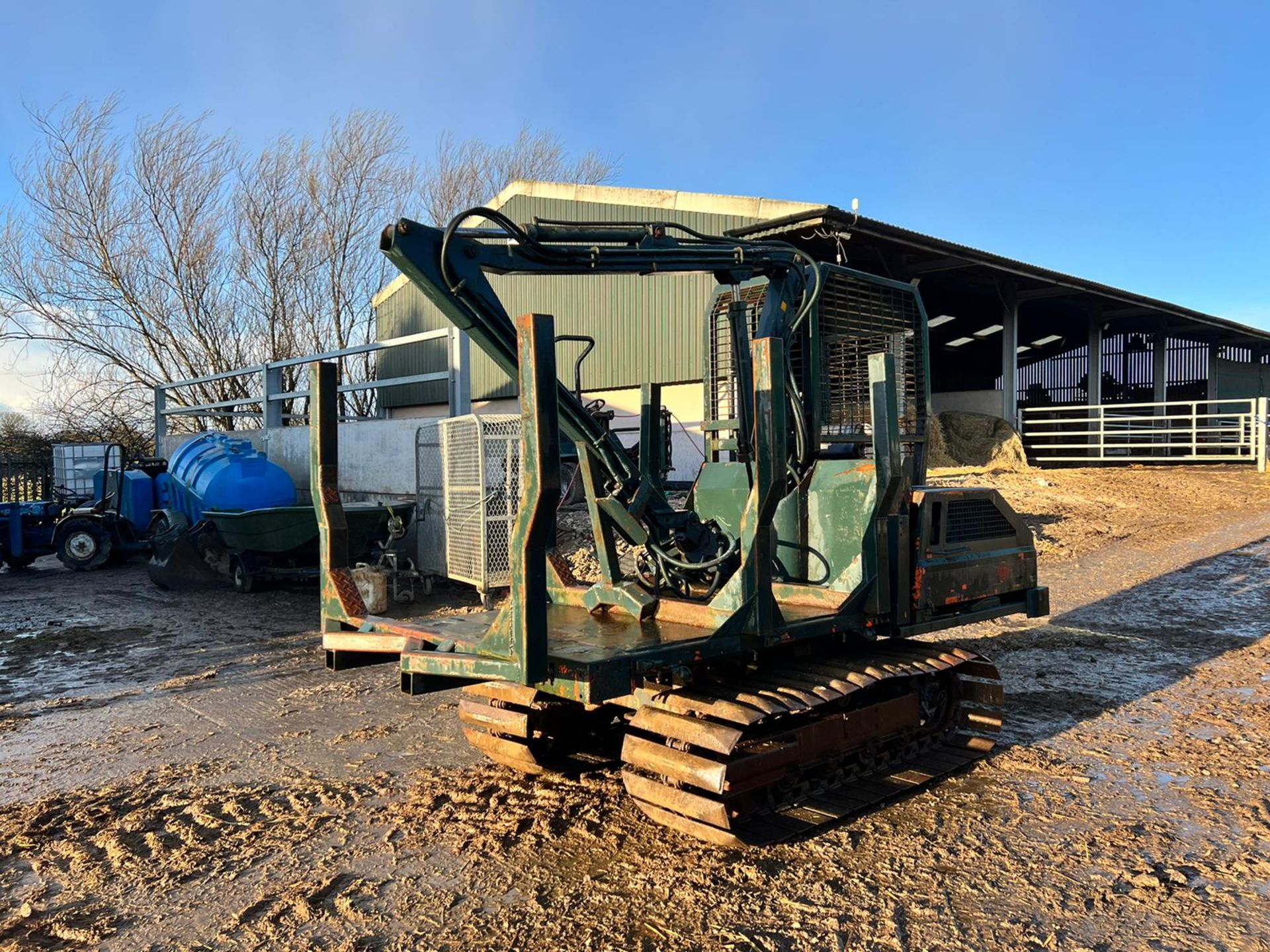 KUBOTA 3 TON TRACKED DUMPER / LOG FORWARDER WITH CRANE / TIMBER GRAB AND FRONT WINCH *PLUS VAT* - Image 6 of 16