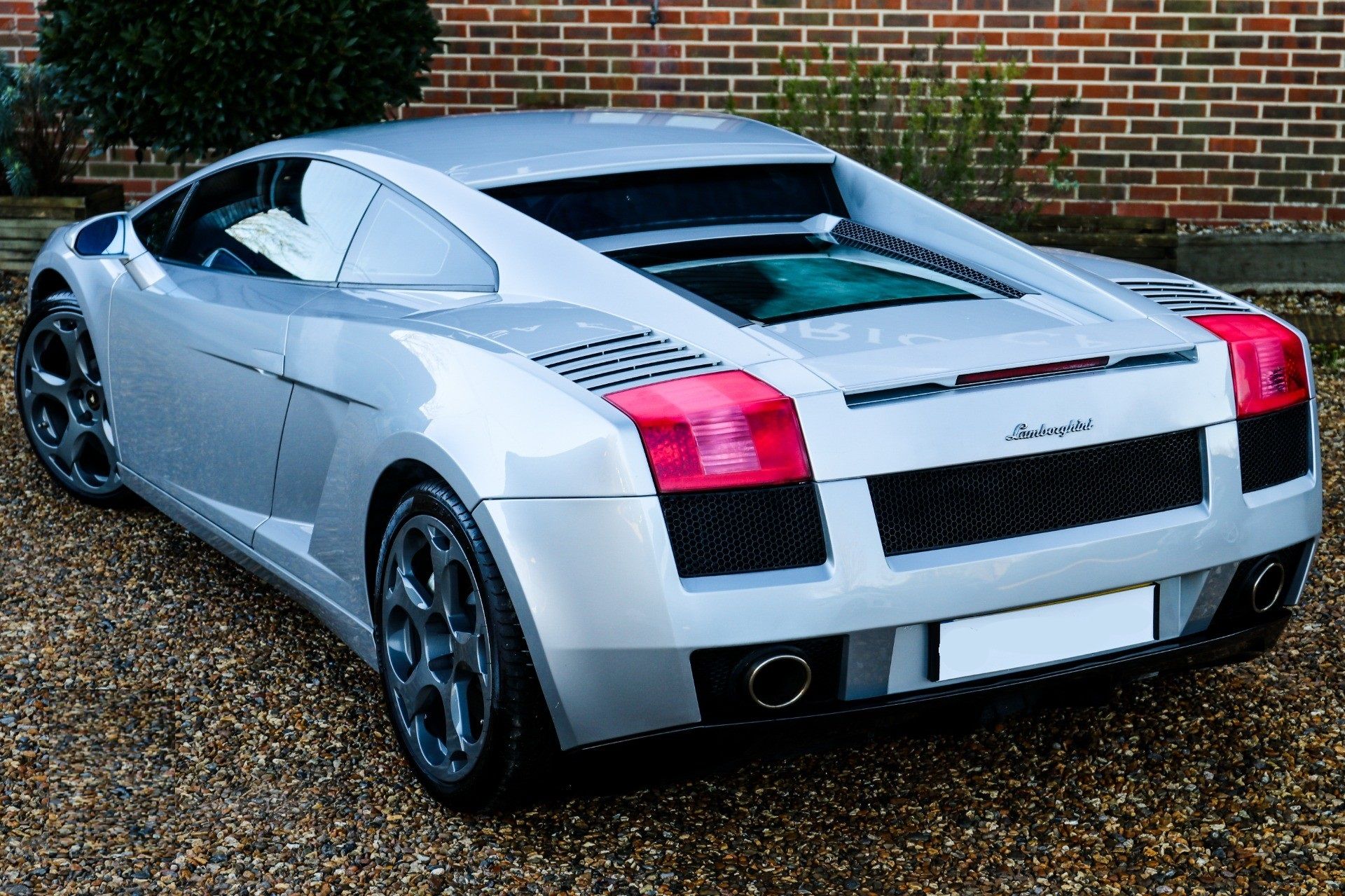 LAMBORGHINI GALLARDO 5.0 V10 COUPE, MANUAL, SILVER/ BLUE SCURO LEATHER INTERIOR, 60,800 MLS NO VAT - Image 9 of 36