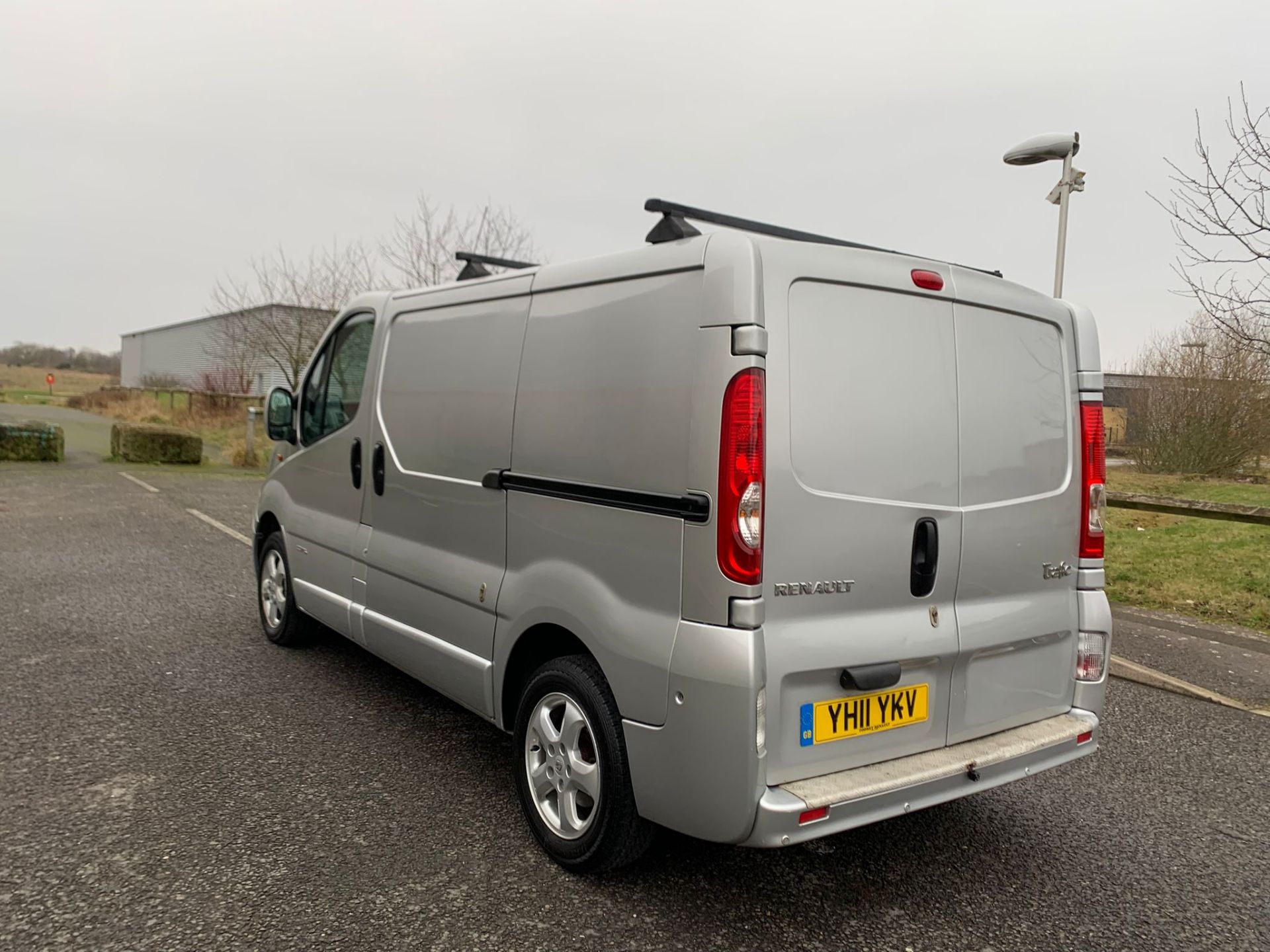 2011 RENAULT TRAFIC SL27 SPORT DCI 115 SILVER PANEL VAN, 134,138 MILES, 2.0 DIESEL *NO VAT* - Image 5 of 20