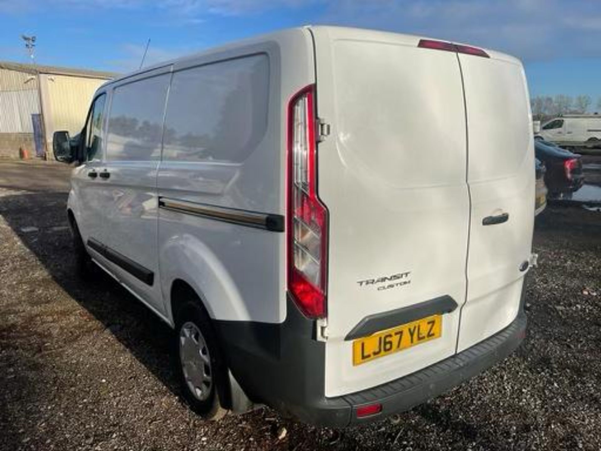 2017/67 FORD TRANSIT CUSTOM 290 TREND EURO 6 WHITE PANEL VAN, 137K MILES, PLY LINED, SAT NAV - Image 5 of 11