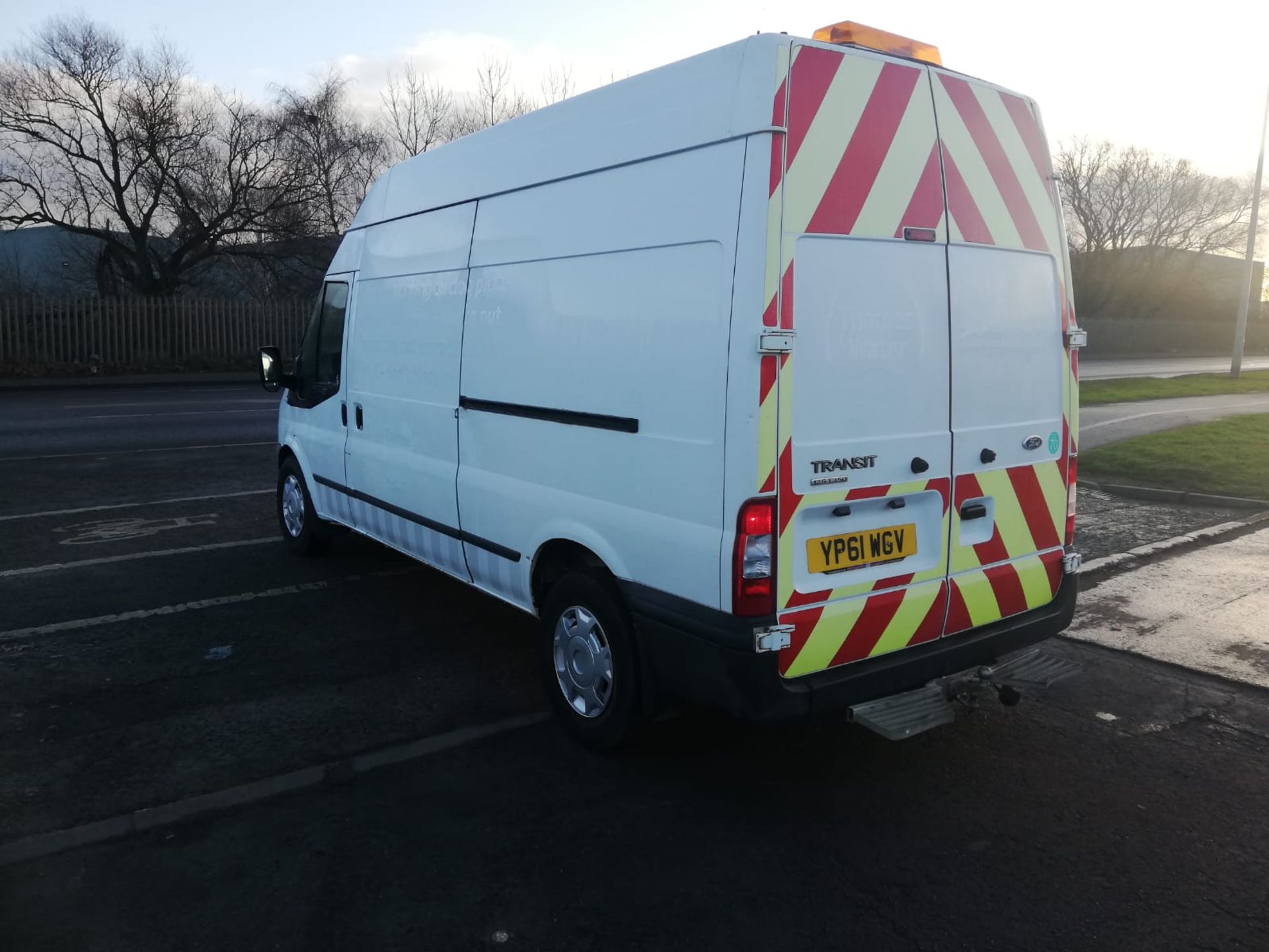 2011/61 FORD TRANSIT 125 T350 TREND FWD LWB HIGH TOP PANEL VAN, 92K MILES, REAR HIAB CRANE FITTED - Image 5 of 9