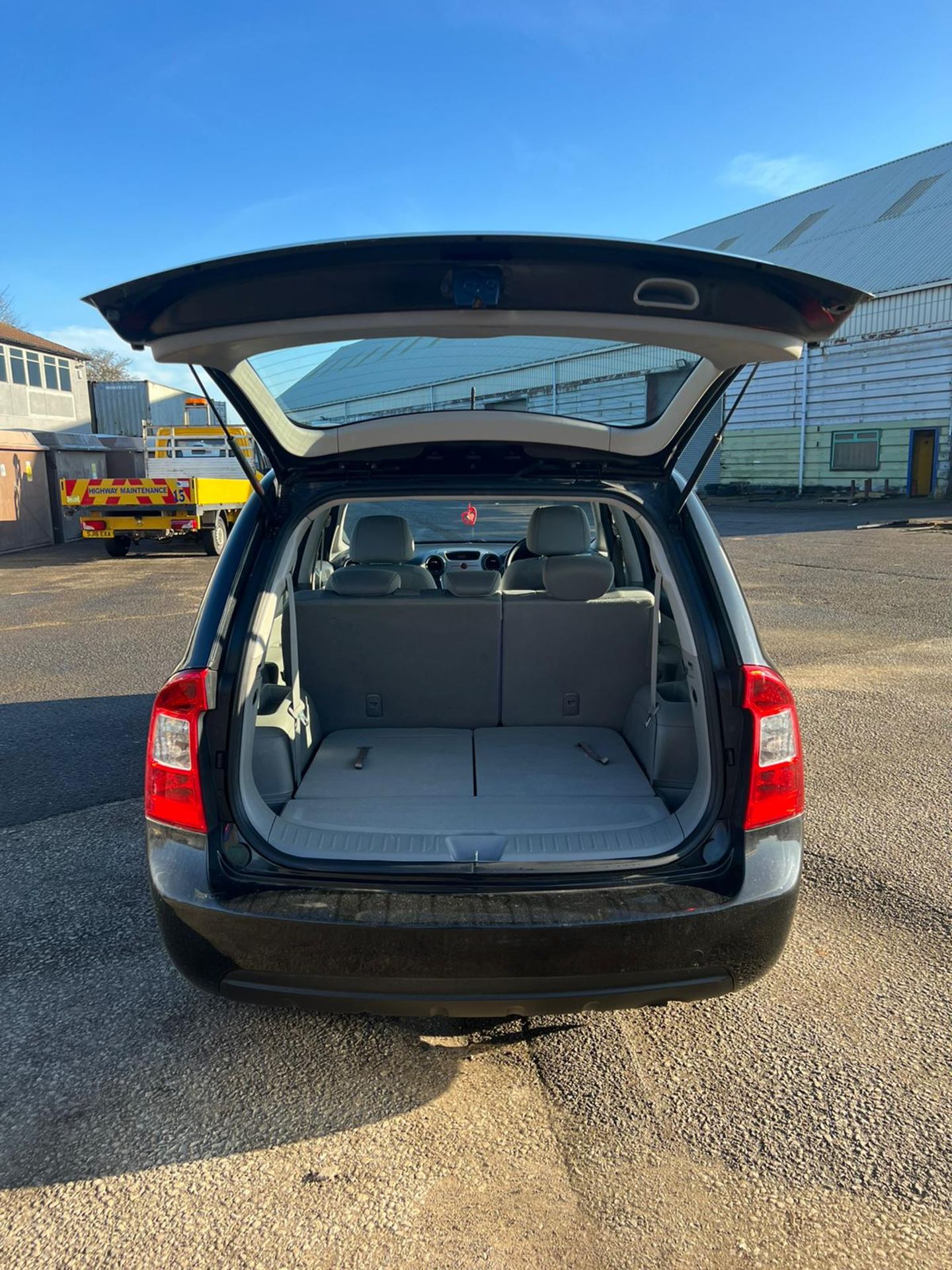 2009/59 KIA CARENS GS CRDI BLACK 5+2 SEATER MPV, 52,939 MILES, MANUAL 6 GEARS *NO VAT* - Image 14 of 33