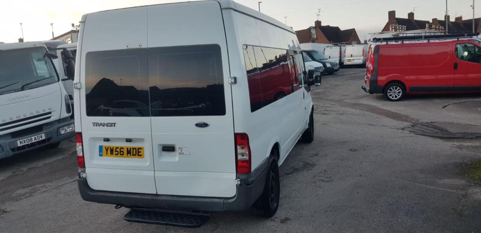 2006 FORD TRANSIT 15 SEATER WHITE MINIBUS, 2.4 DIESEL ENGINE, 142,701 MILES *NO VAT* - Image 6 of 10