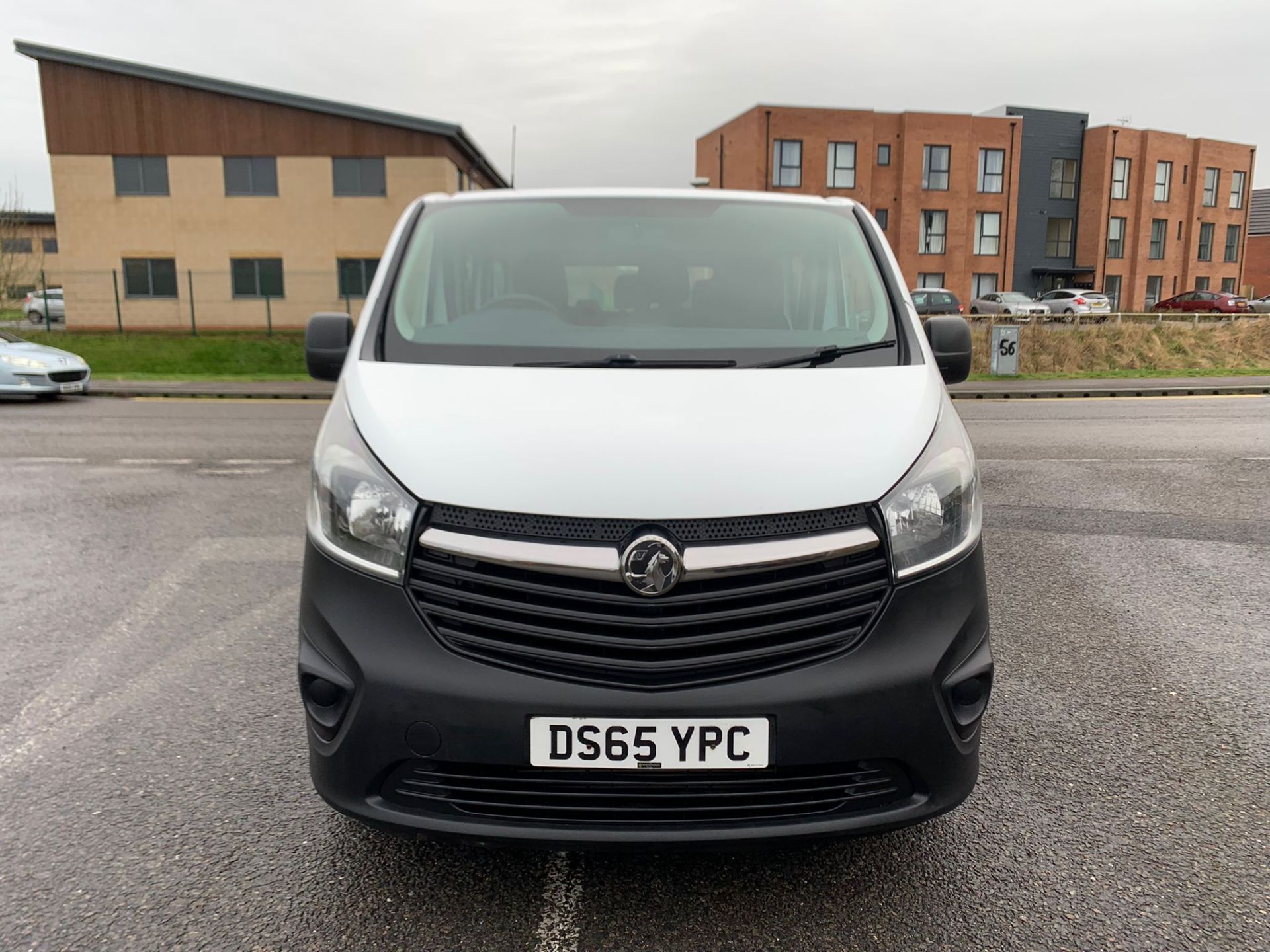 2015 VAUXHALL VIVARO COMBI CDTI S/S WHITE 9 SEATER MPV, 110,167 MILES, 1.6 DIESEL *NO VAT* - Image 2 of 21