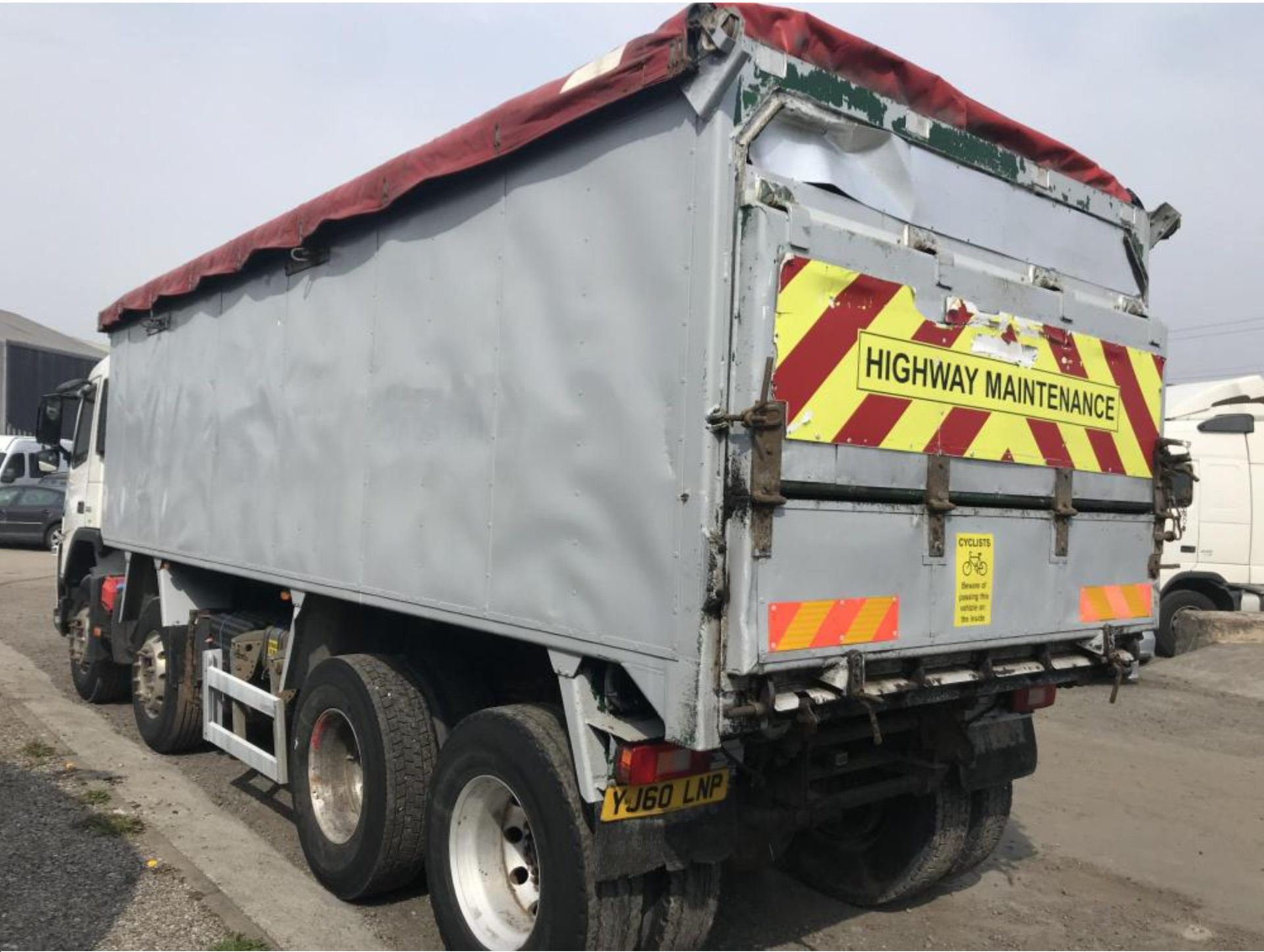 2011/60 PLATE VOLVO FM 360 8x4 ALLOY TIPPER I SHIFT GEARBOX, GOOD RUNNER AND DRIVER *PLUS VAT* - Image 3 of 17