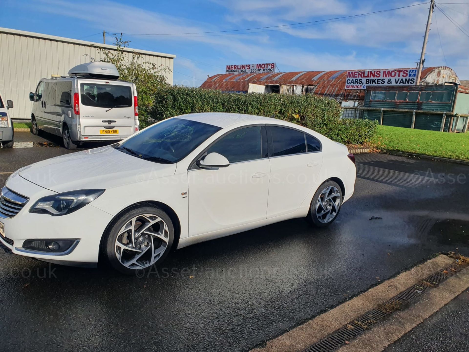 2016/66 VAUXHALL INSIGNIA SRI NAV VXLNE CDTI SS WHITE HATCHBACK, SHOWING 118,544 MILES *NO VAT* - Image 6 of 26